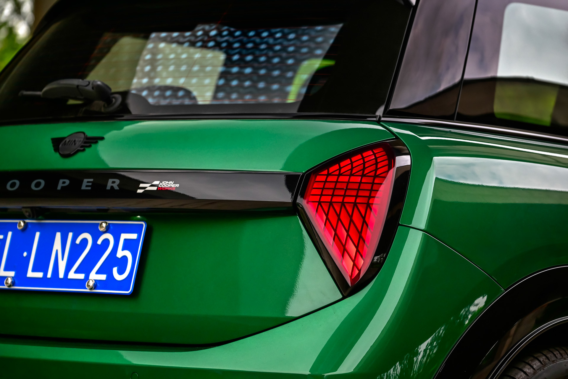 这不仅仅是一辆车，更是一种生活态度！试驾MINI JCW