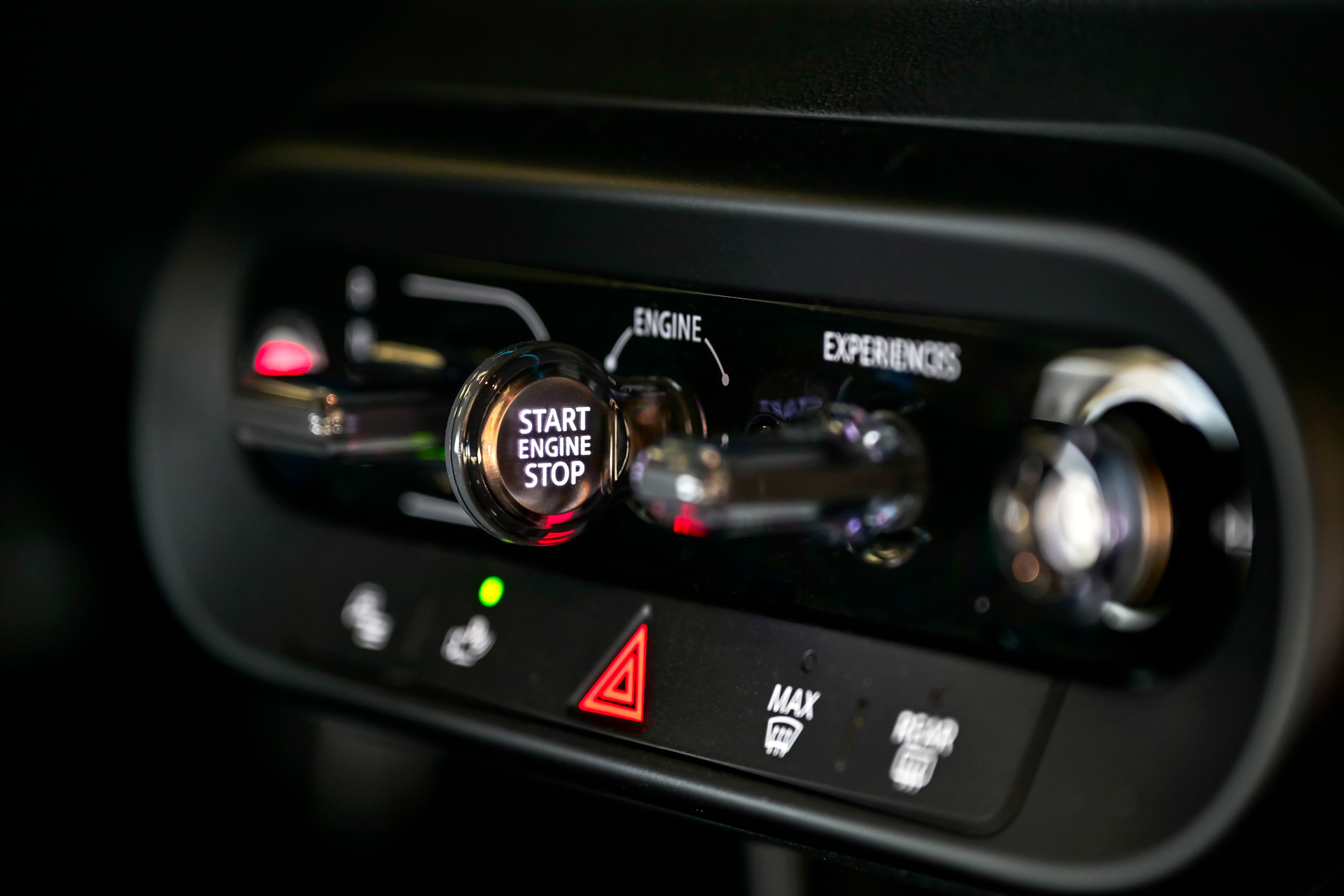 这不仅仅是一辆车,更是一种生活态度!试驾MINI JCW