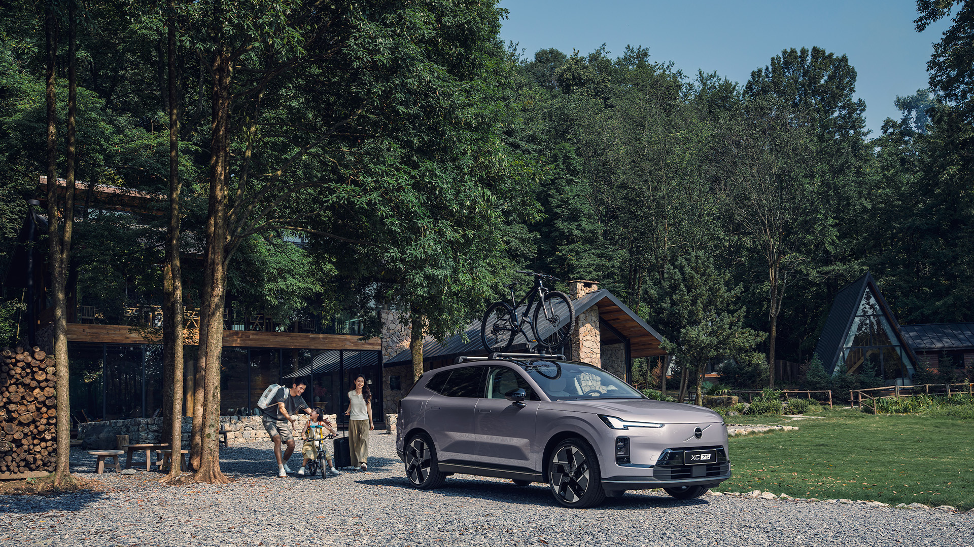 沃尔沃99周年庆发布三款新车,安全基因成电气化时代压舱石