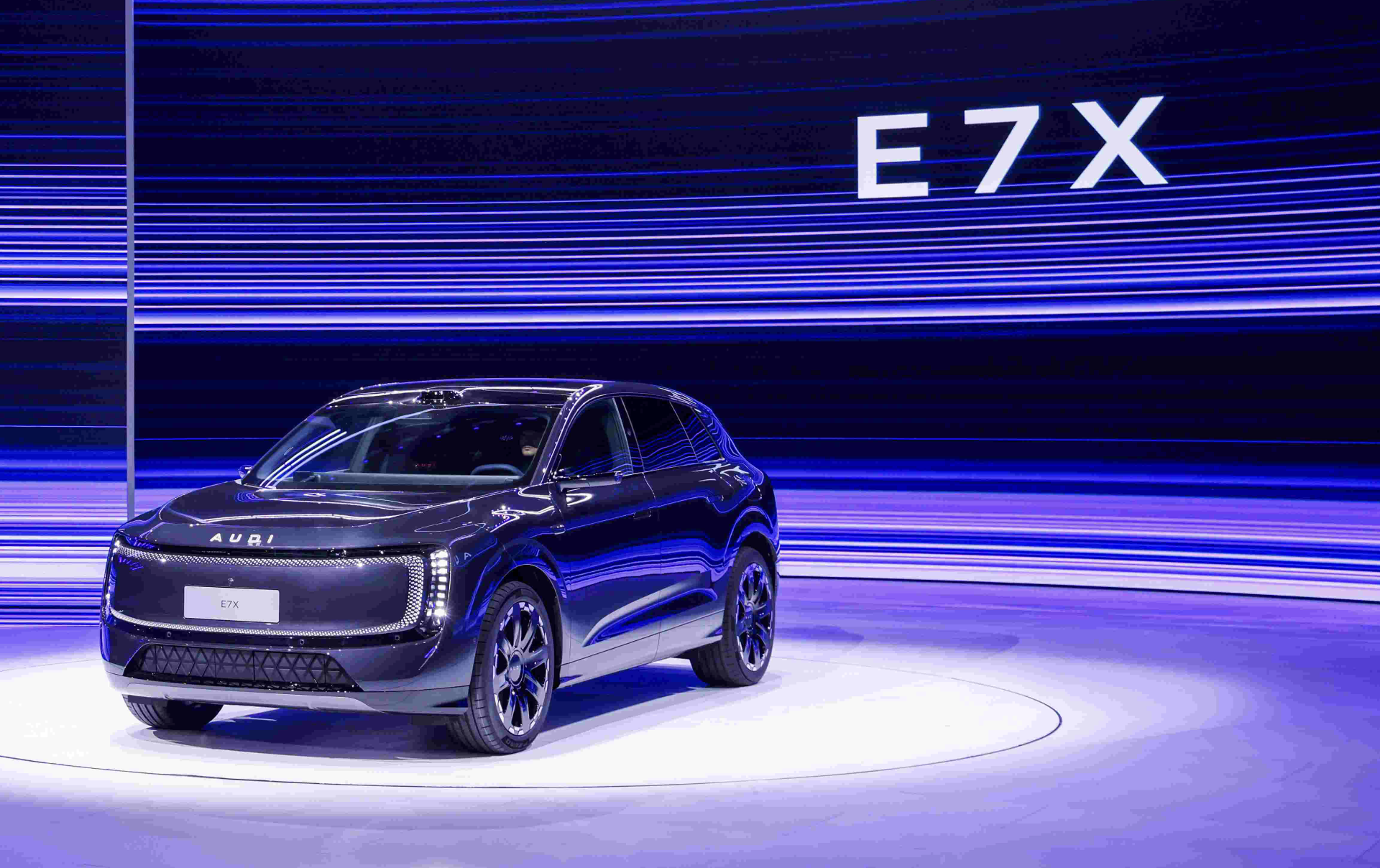 从愿景到新境AUDI品牌正式发布首款纯电SUV奥迪E7X