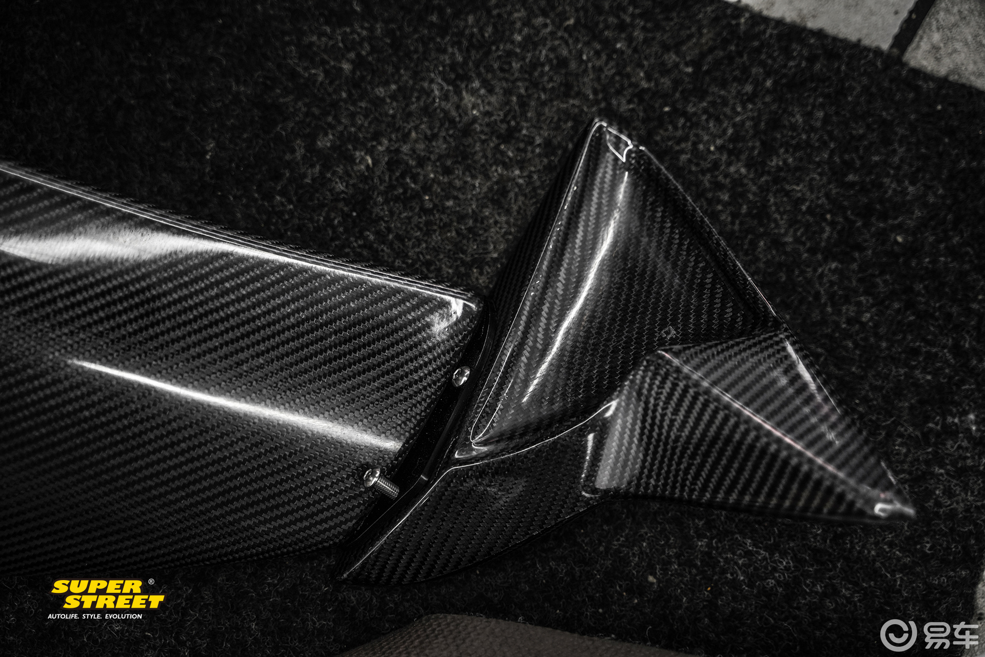 大众高尔夫7gti加装aspec款碳纤维尾翼