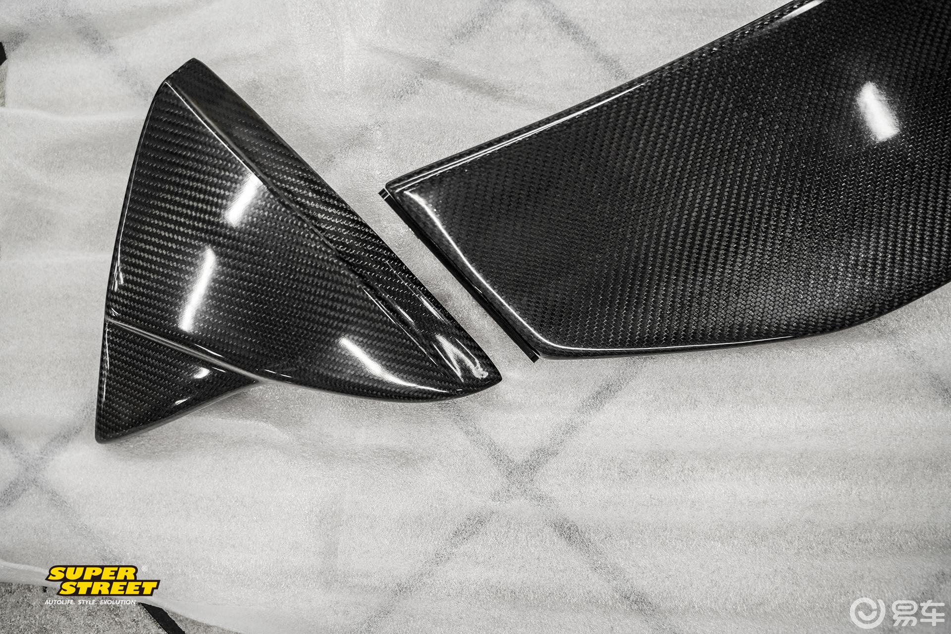 大众高尔夫7gti加装aspec款碳纤维尾翼