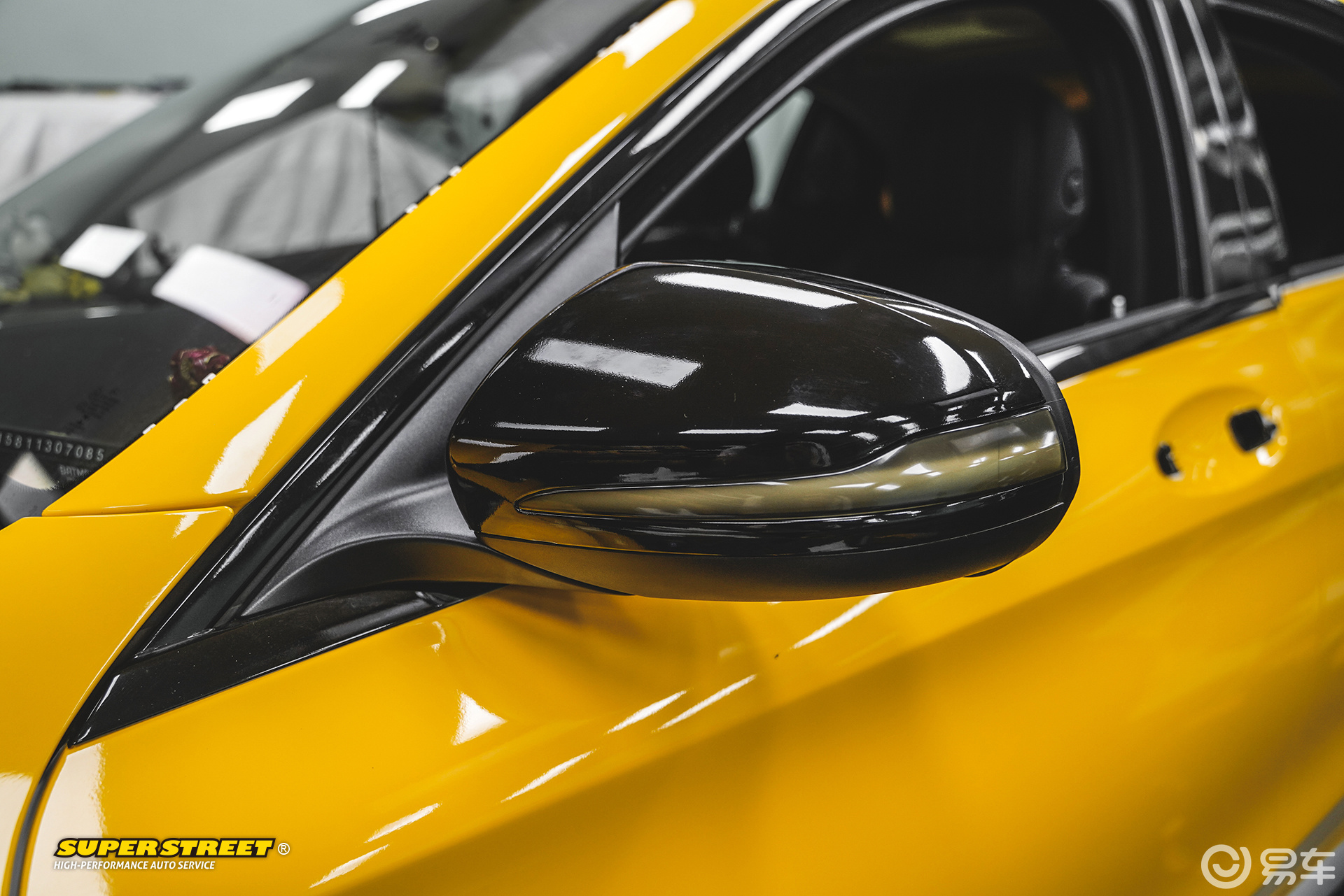 应该是黄色啦,从灰色改成黄色真是大反差,贴膜肯定选择艾利改色膜啦