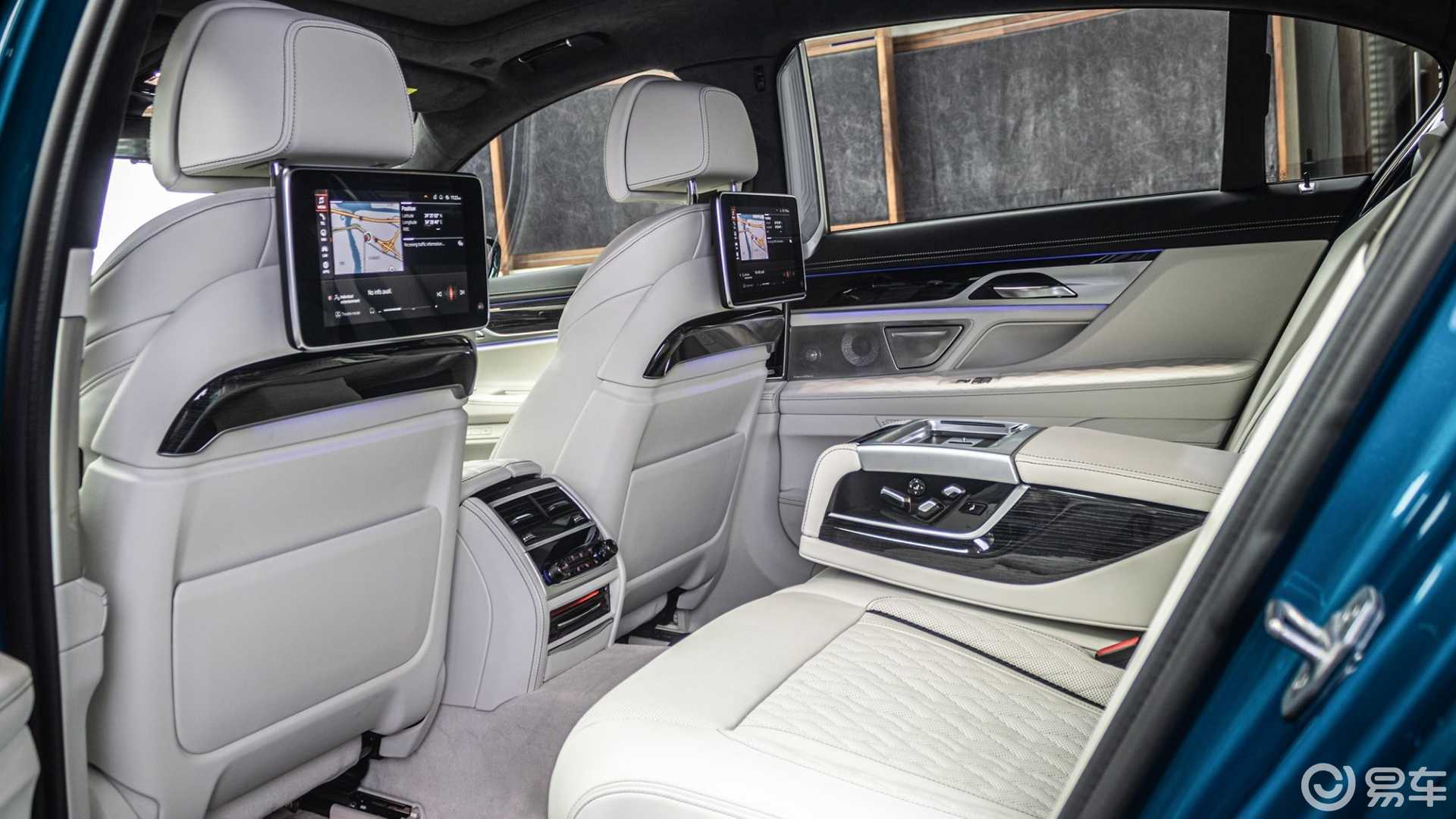 v12亚特兰蒂斯蓝宝马m760lixdrive实拍