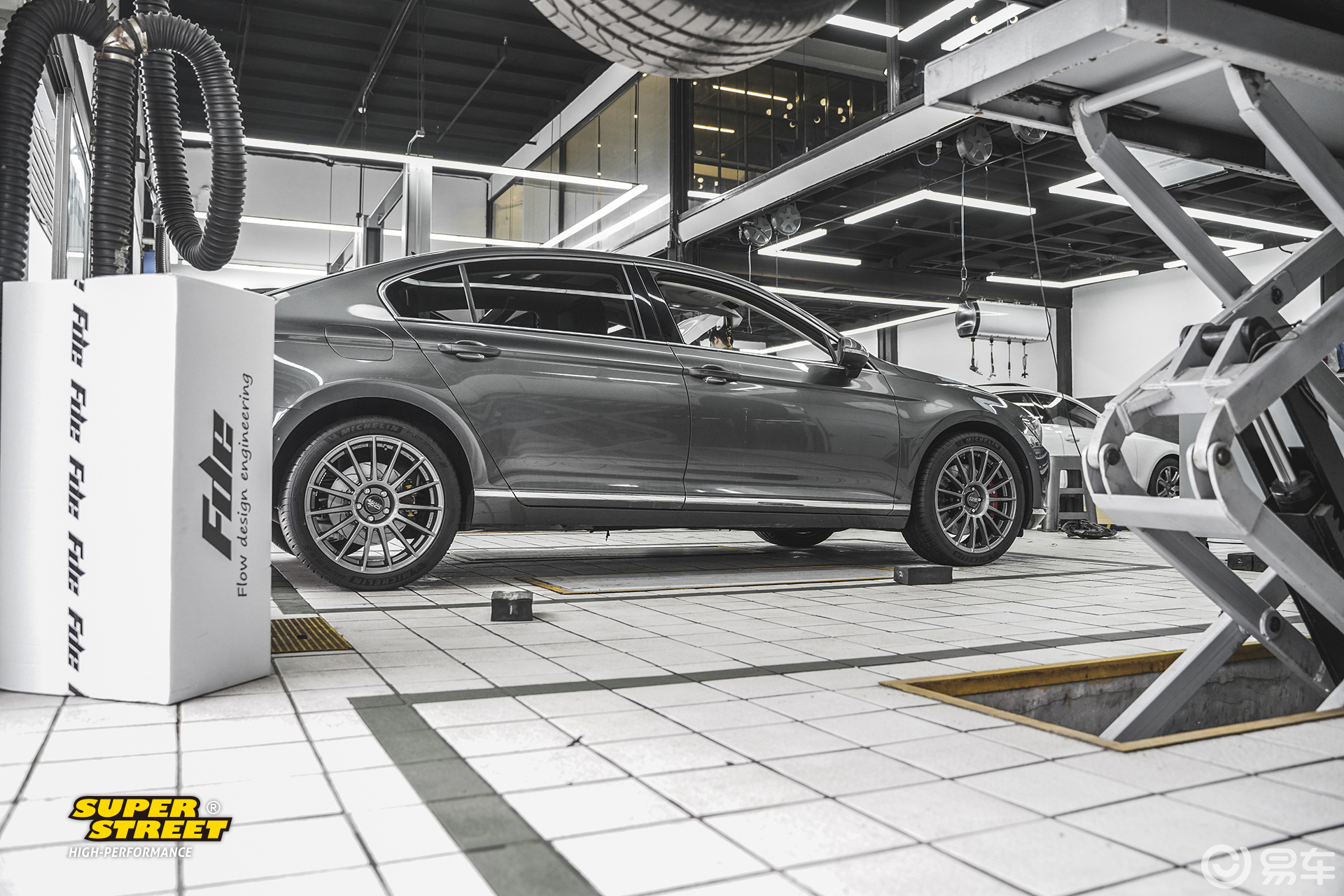 大众迈腾改装czv后加大刹车划线盘