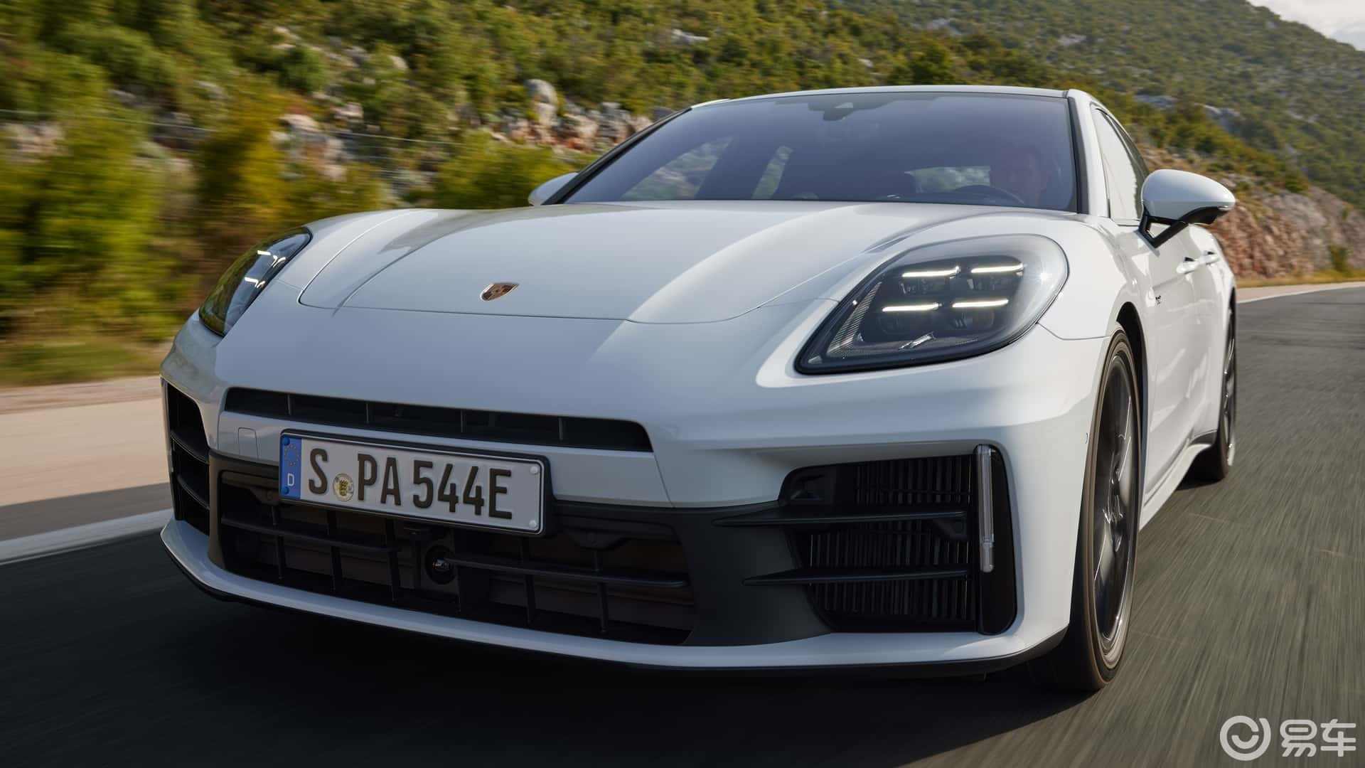 保时捷新款panamera 4s e-hybrid现在拥有536马力和
