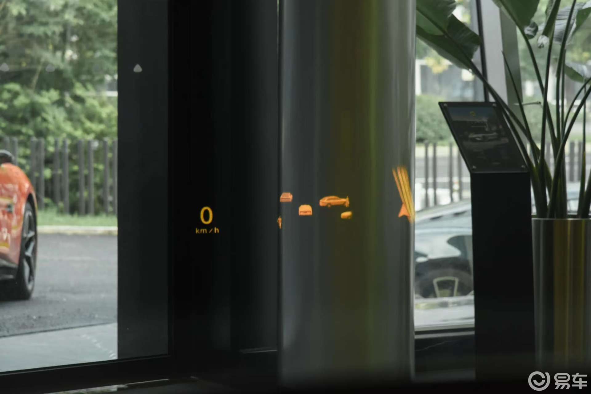 53.8万元起!26款莲花Emeya上市,配置升级更豪华