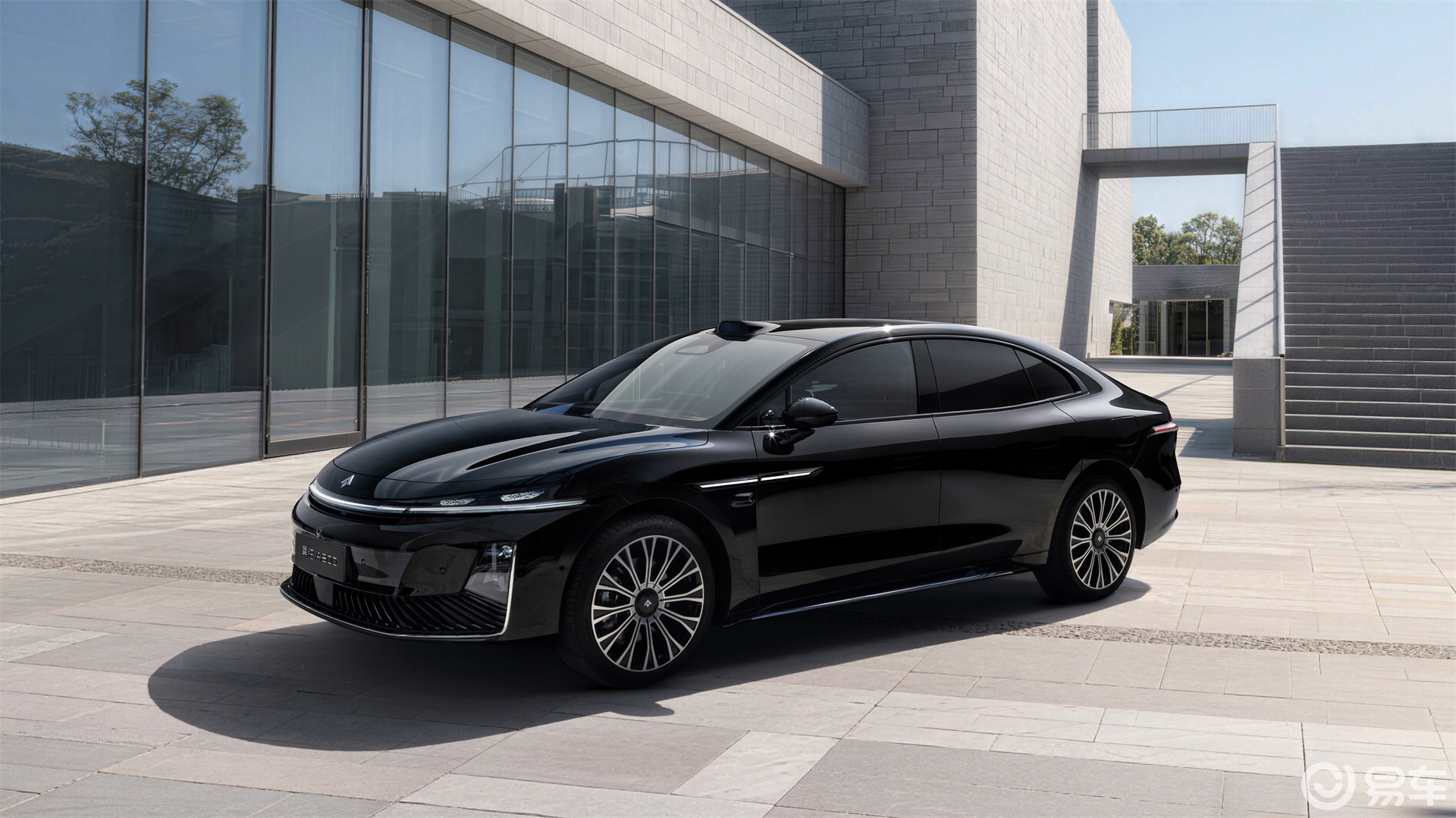 昊铂A800上市，补贴后16.48万元起