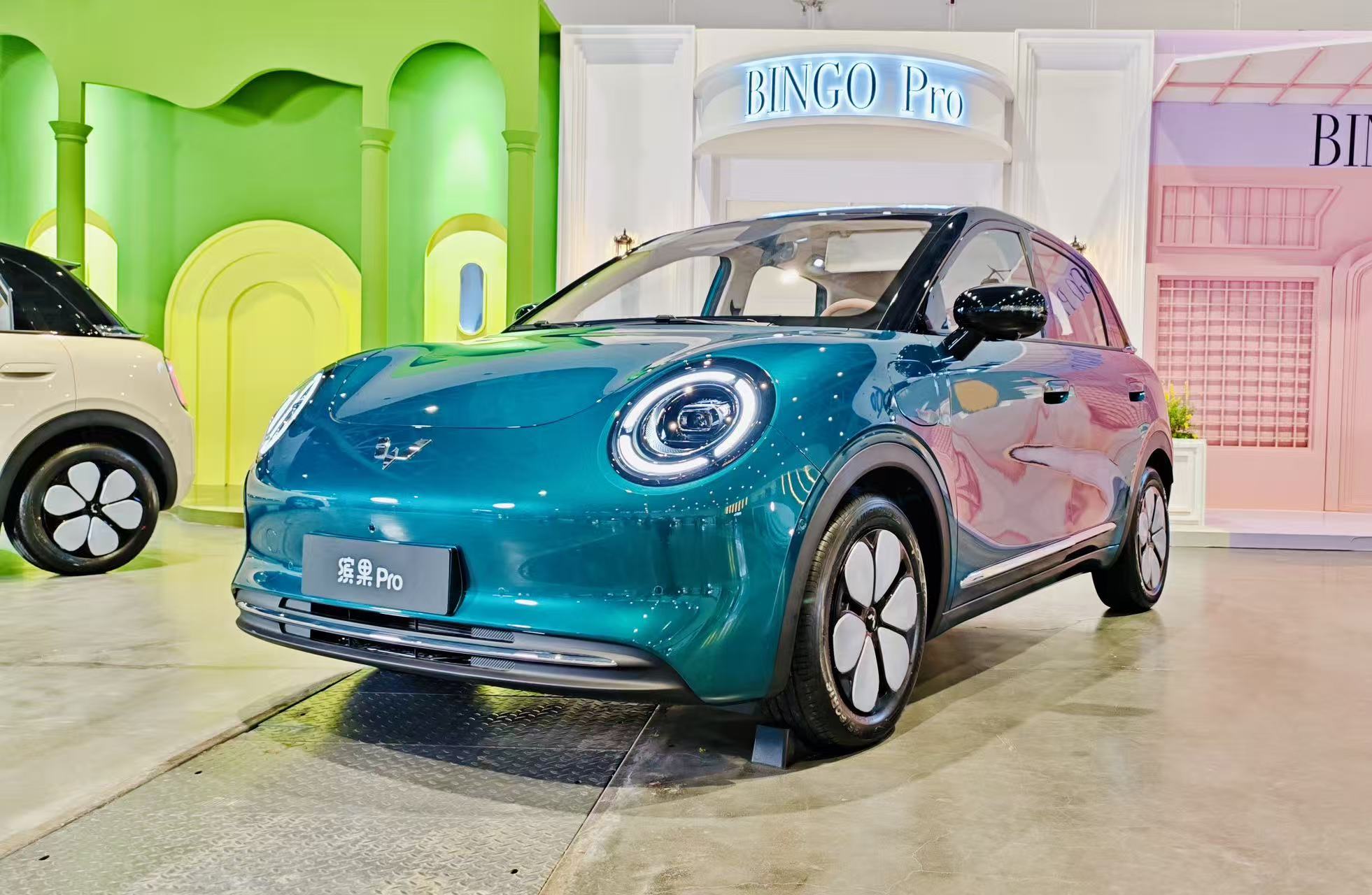 5.88万起卷翻A0级!五菱缤果Pro预售丨穆杉车话