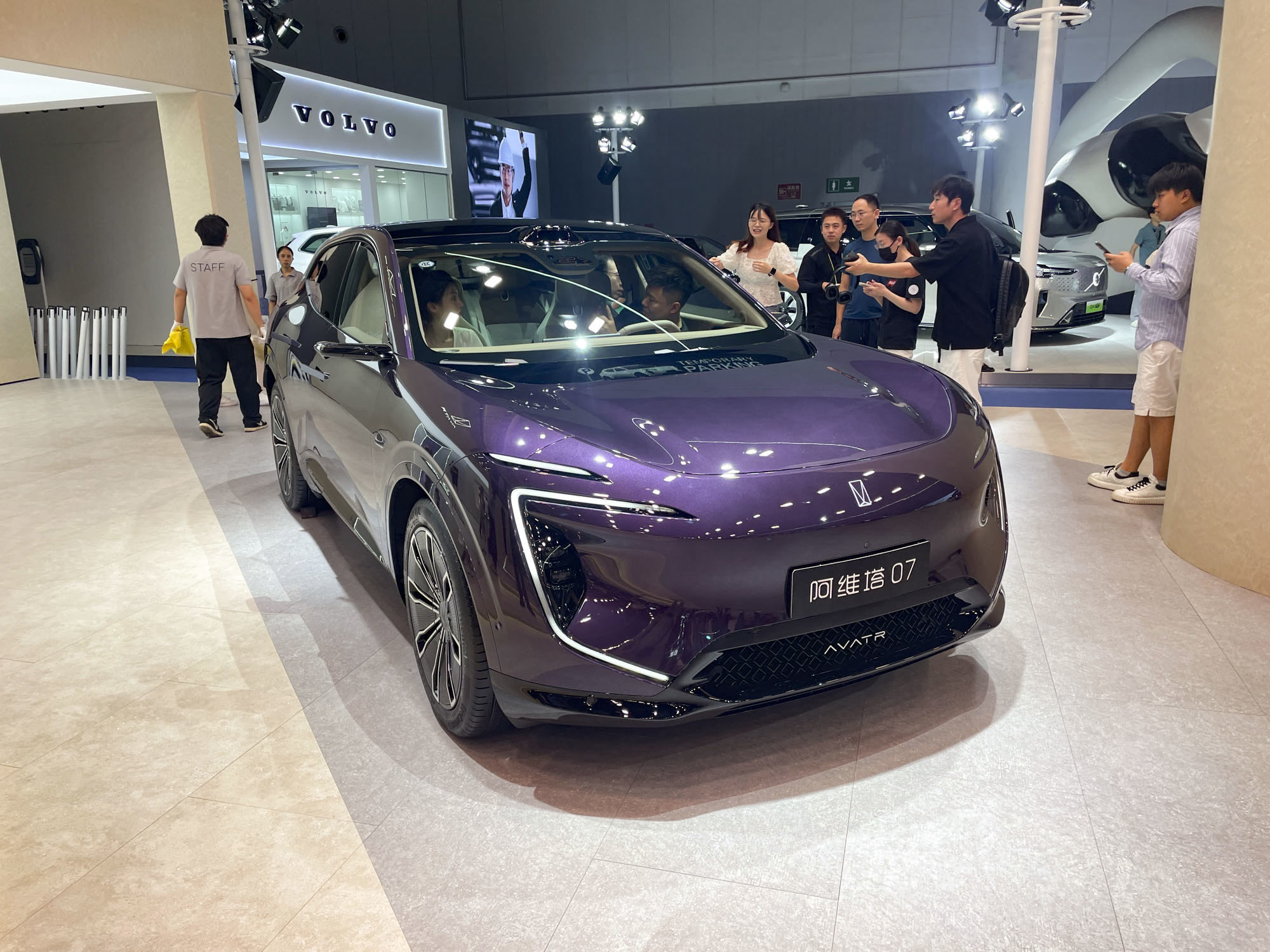 极氪7X和阿维塔07 中型SUV的智能对决