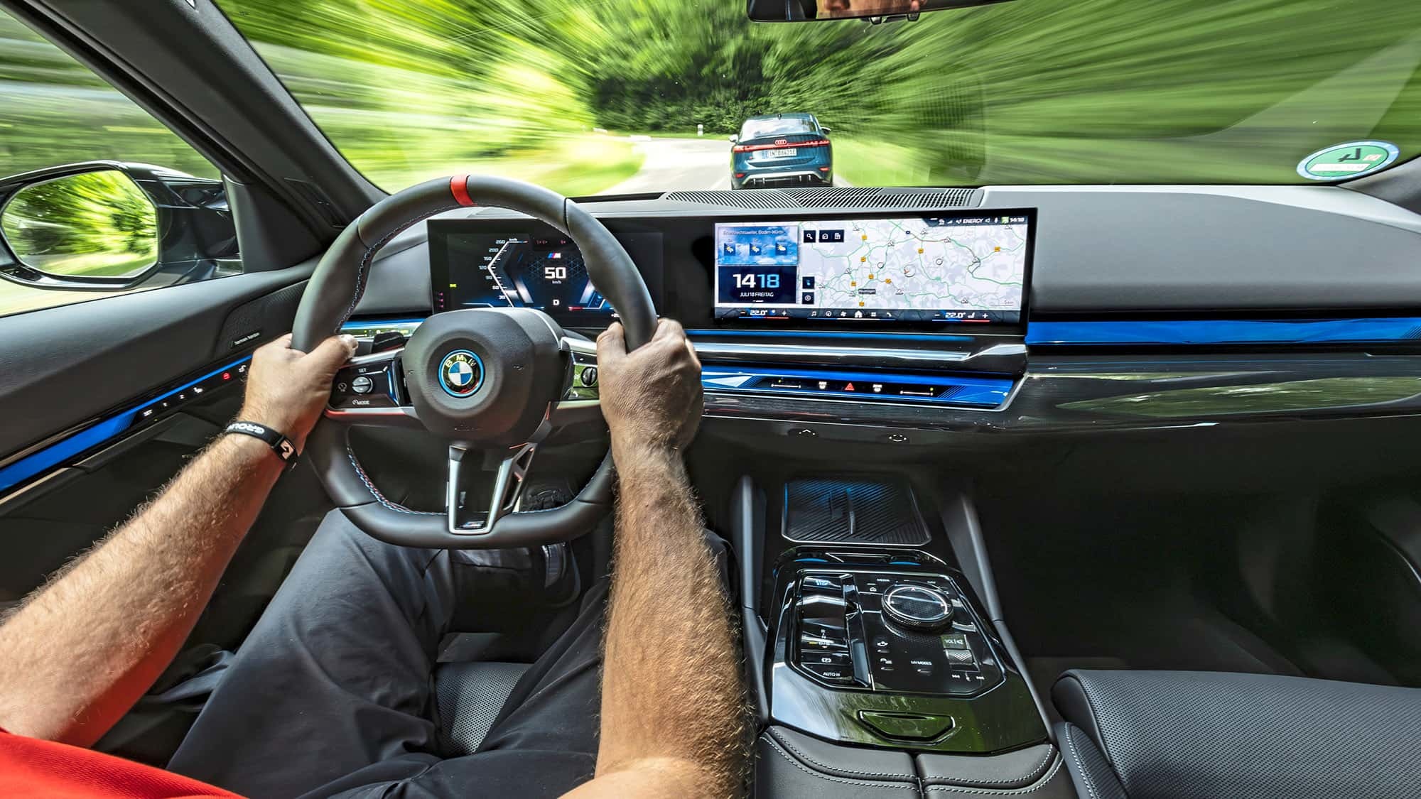 奥迪S6 e-tron与BMW i5谁更对味？