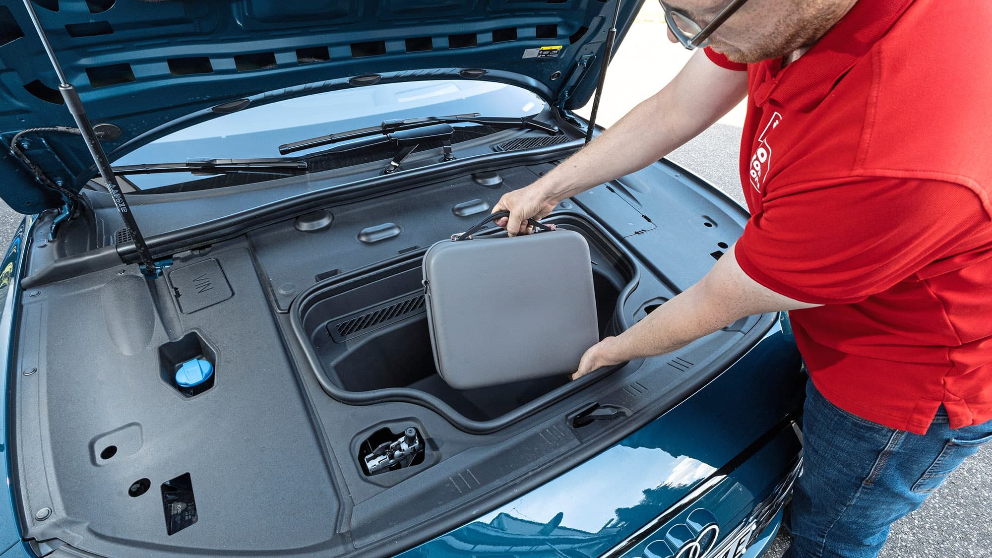 奥迪S6 e-tron与BMW i5谁更对味？