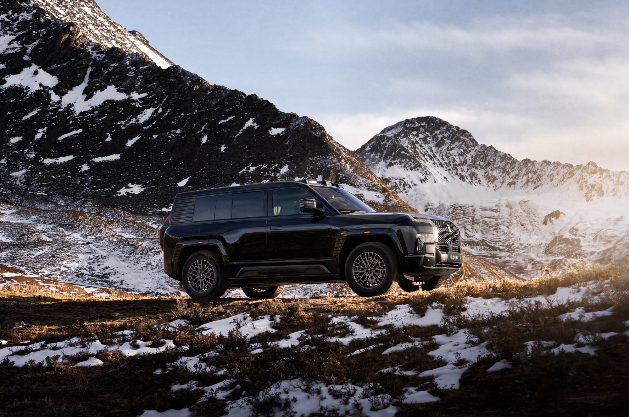 仰望加闪充 ！26款仰望旗舰矩阵焕新上市，65.8万元起