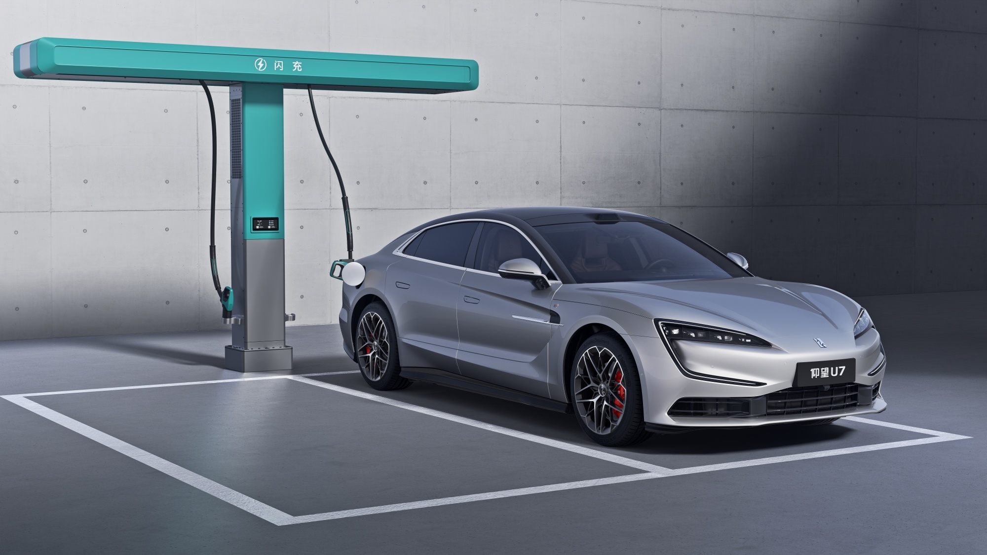 仰望三车齐发，重塑高端出行体验