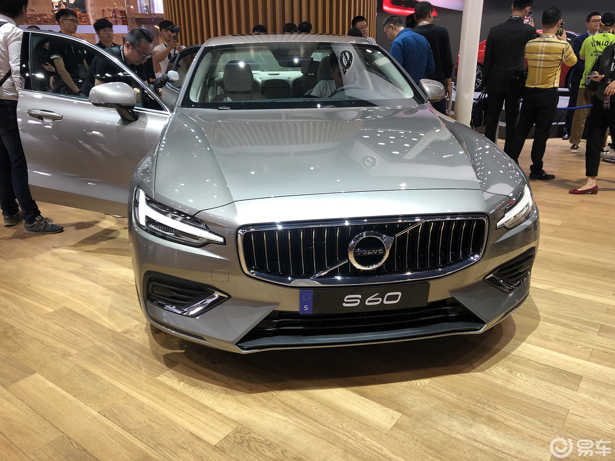 小5吧吧车带你逛车展沃尔沃s60