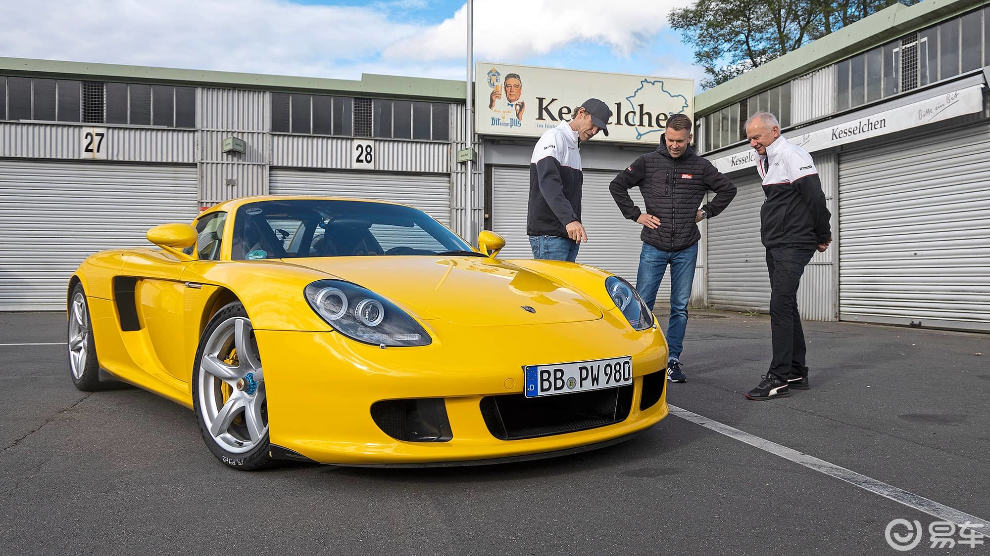 驾驶保时捷Carrera GT,V10发动机的纯粹咆哮