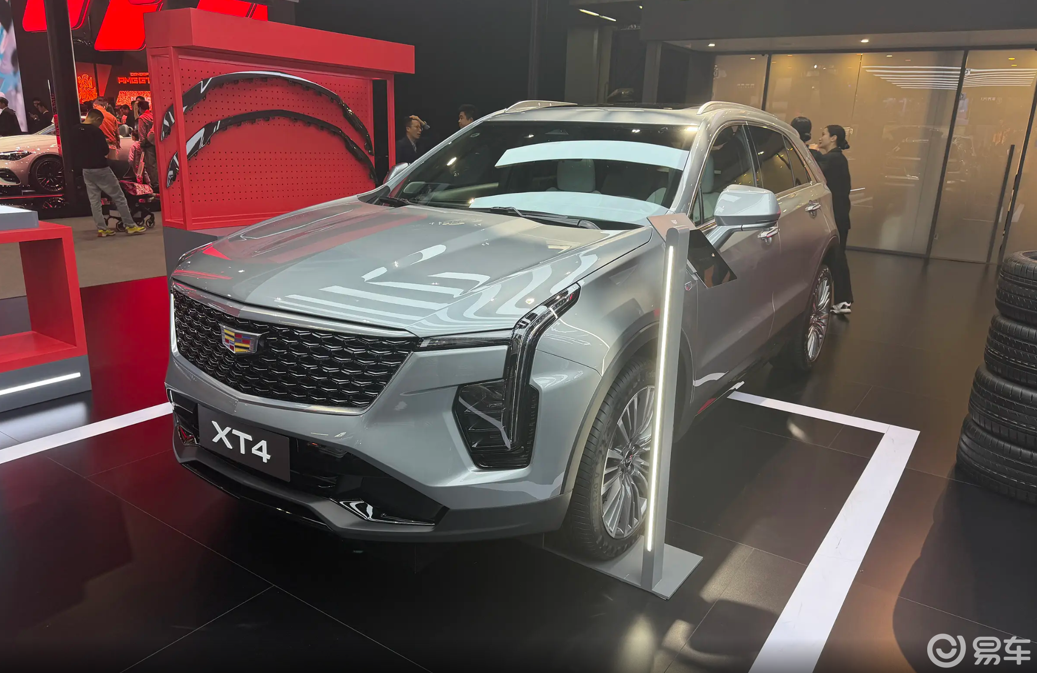 豪华品牌不装了，凯迪拉克XT4一口价15.99万起