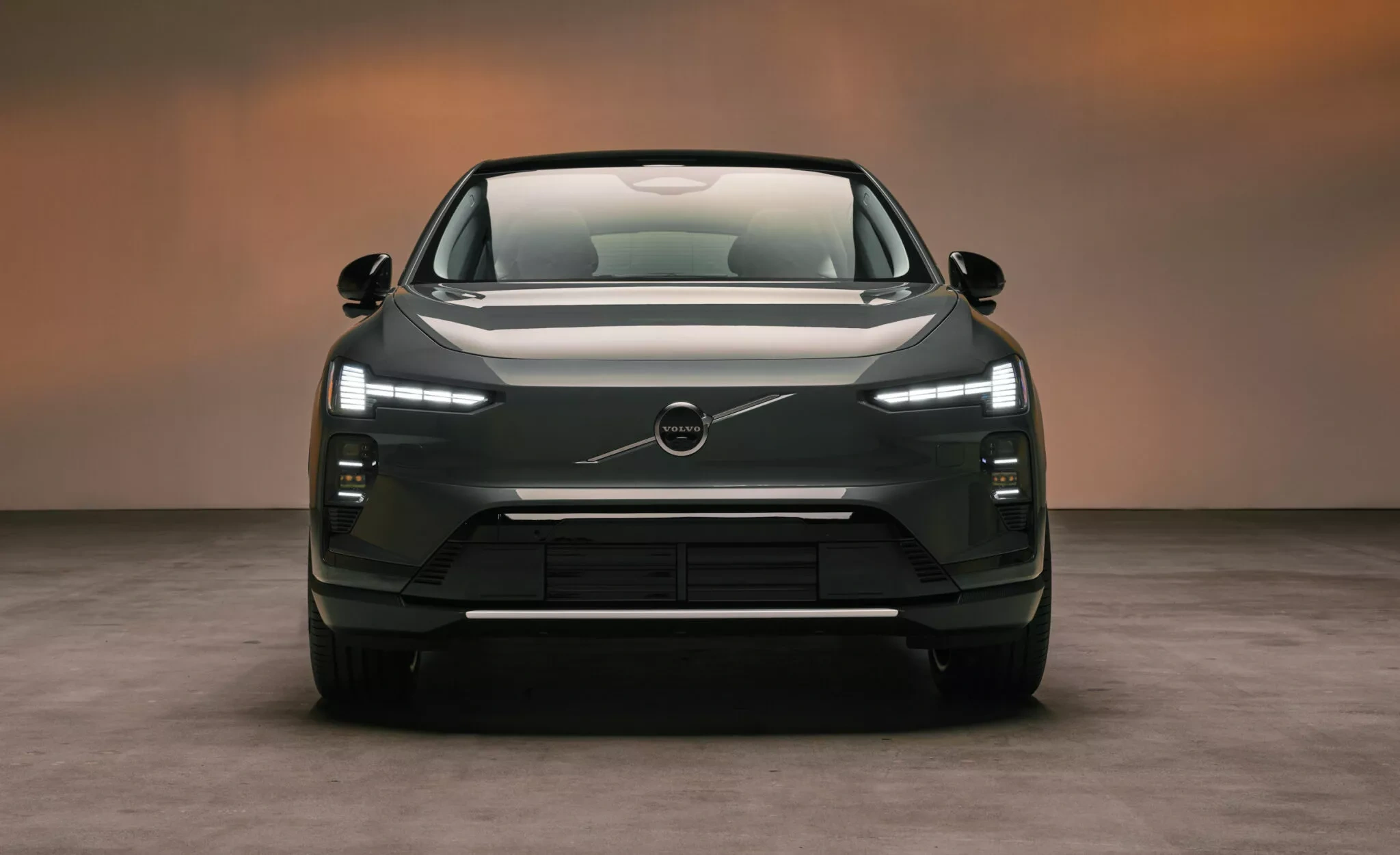 沃尔沃EX60正式发布,400kW快充+810km续航