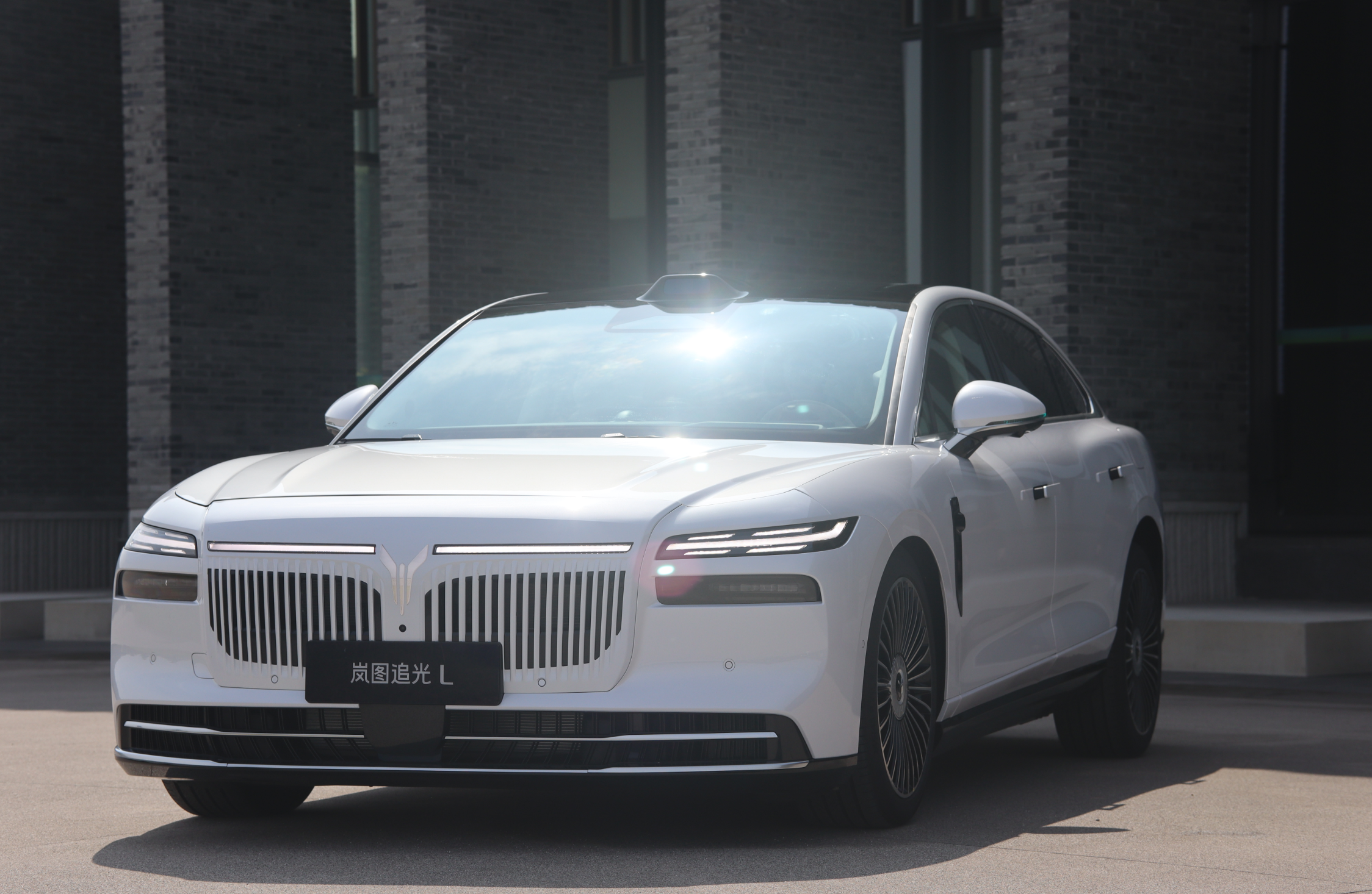 静态体验岚图追光L：一辆“既要又要”的中式豪华车