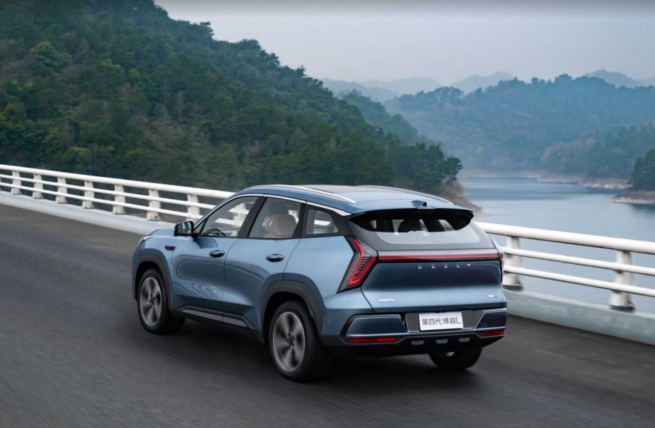 第四代博越L小蓝灯版 如何重新定义“油电同智”