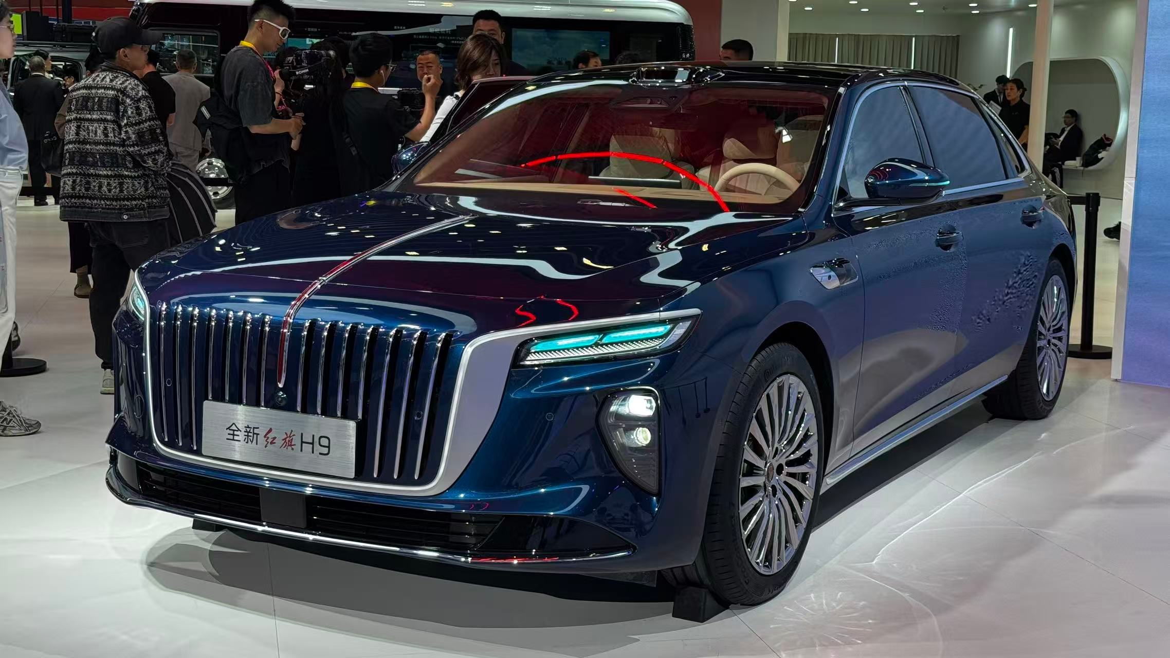 新一代红旗H9亮相，华为896线激光雷达成主角