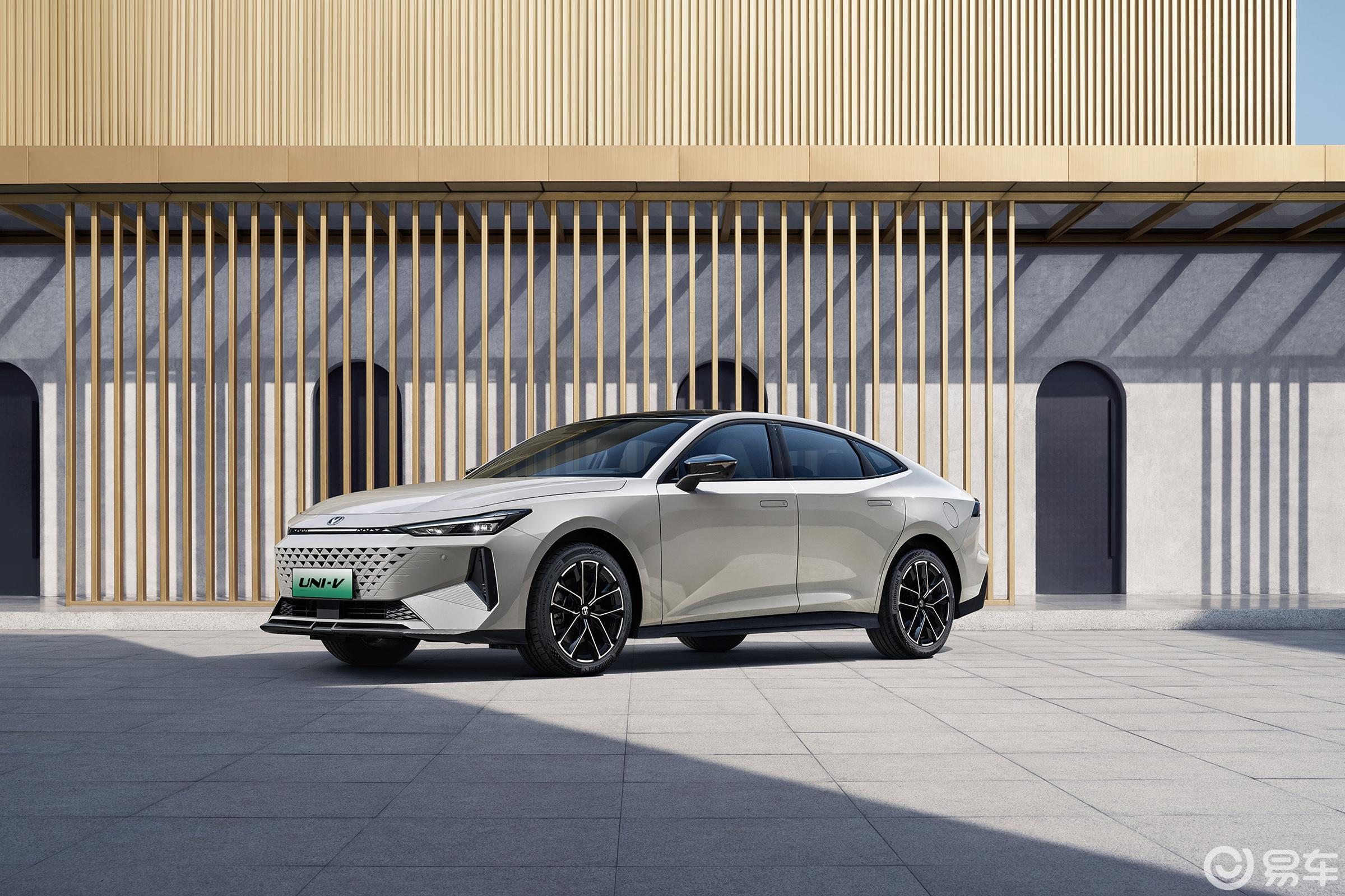 新款长安uni-v提供燃油和插电式混合动力版本_易车