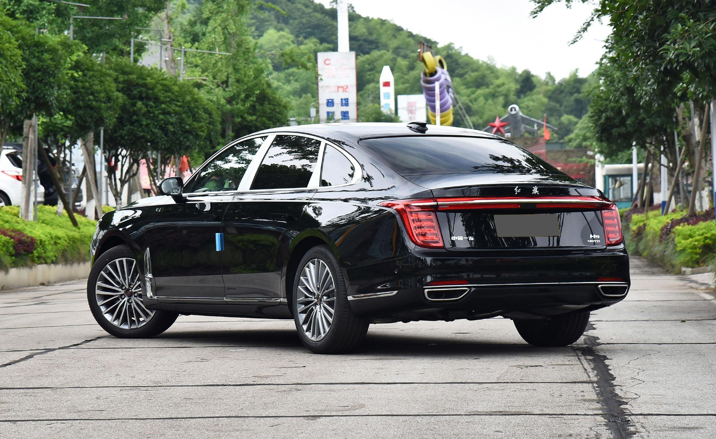 红旗h9新车的长宽高分别为5137/1904/1493mm_易车
