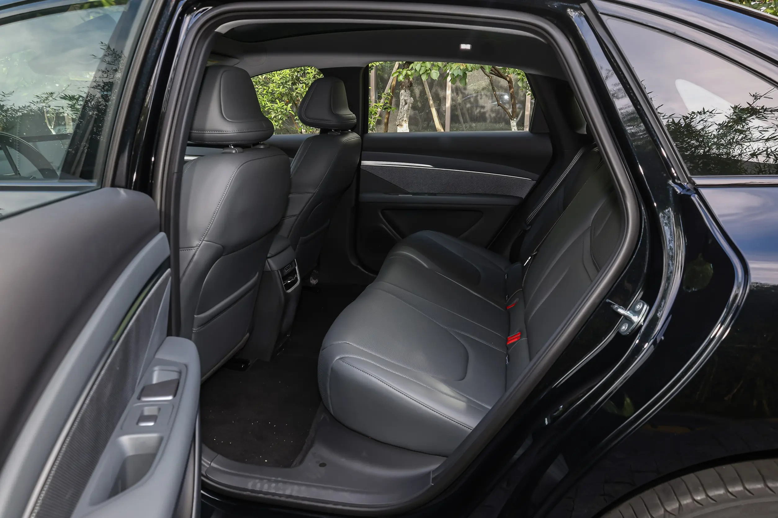 小鹏MONA M03风头正盛,长安启源A06凭何截胡?