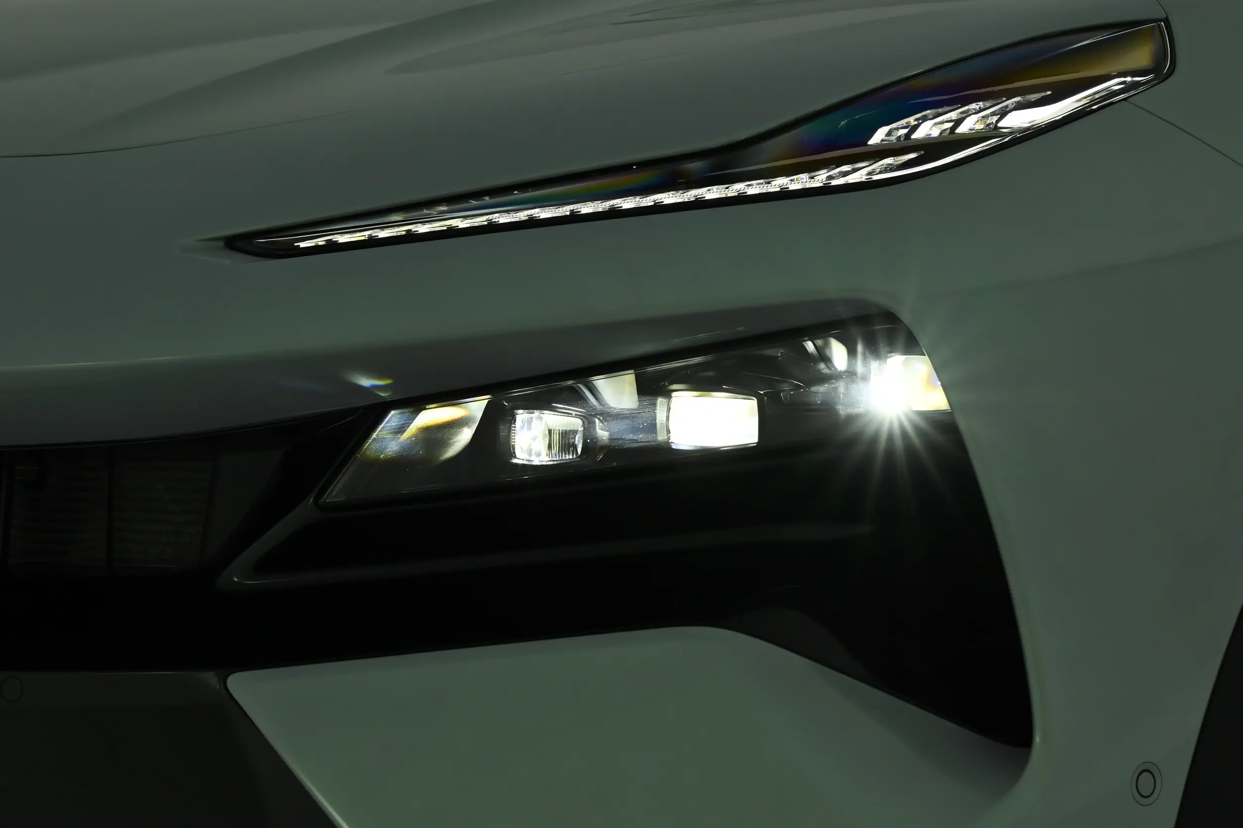 900V快充+420km纯电续航，莲花FOR ME多用车