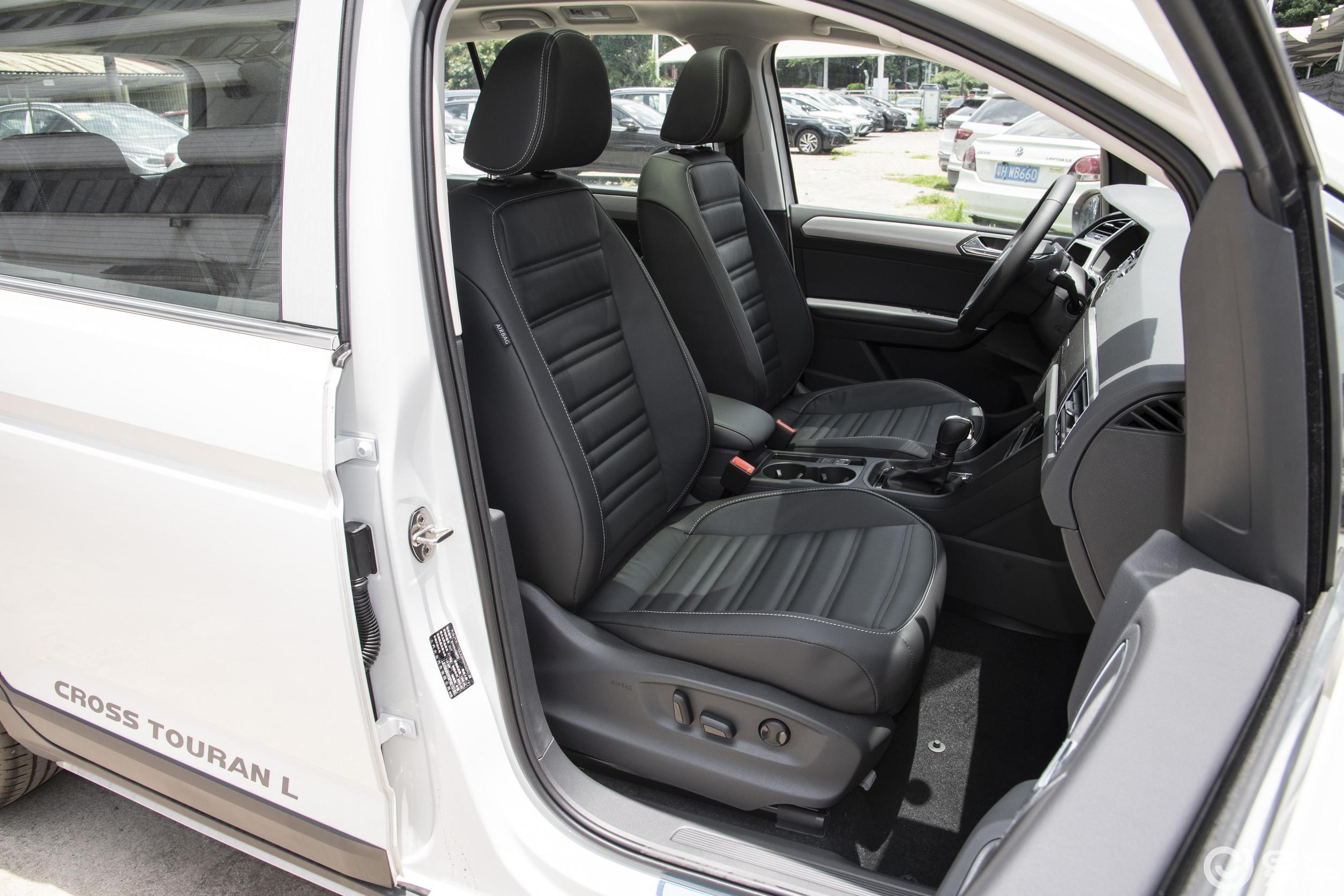 大众途安l的超大空间一直都是其核心竞争力_易车