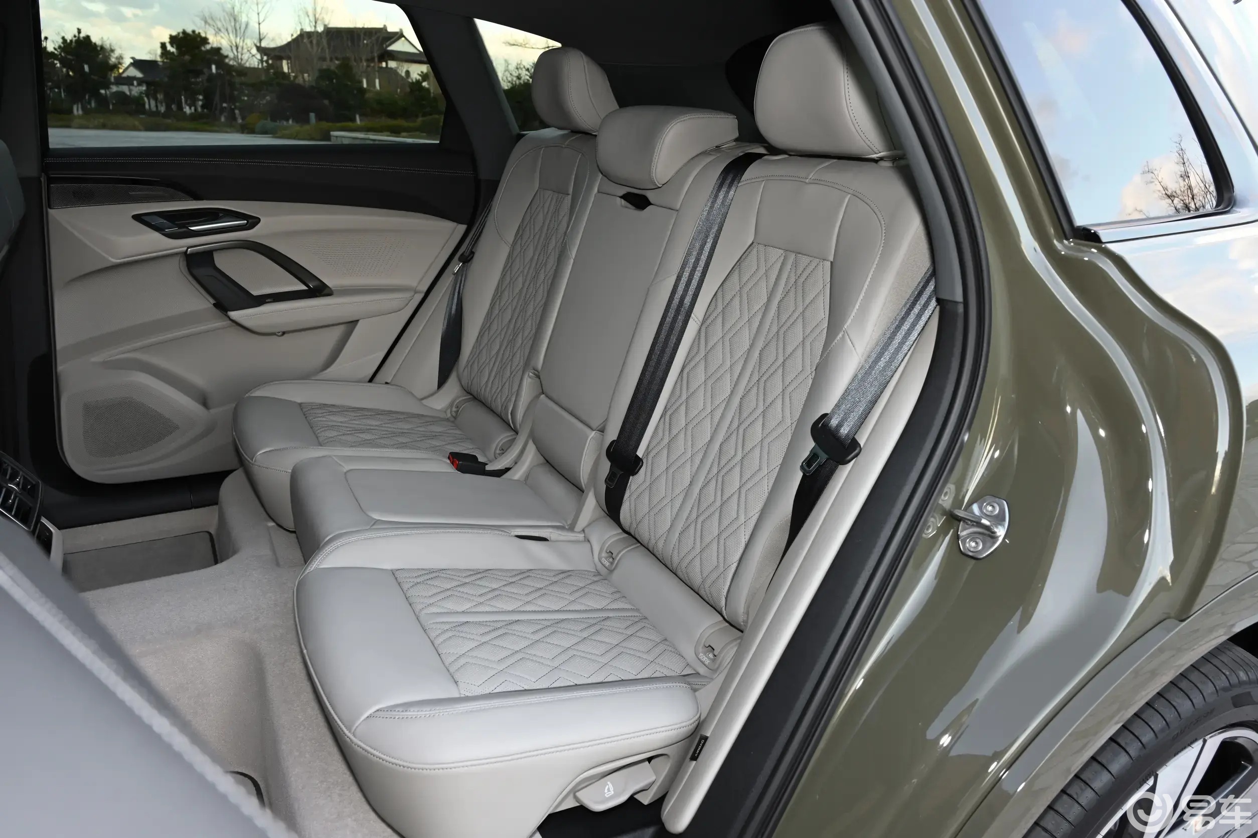 全新奥迪Q5L终于来了，这价格这配置，是想通了？