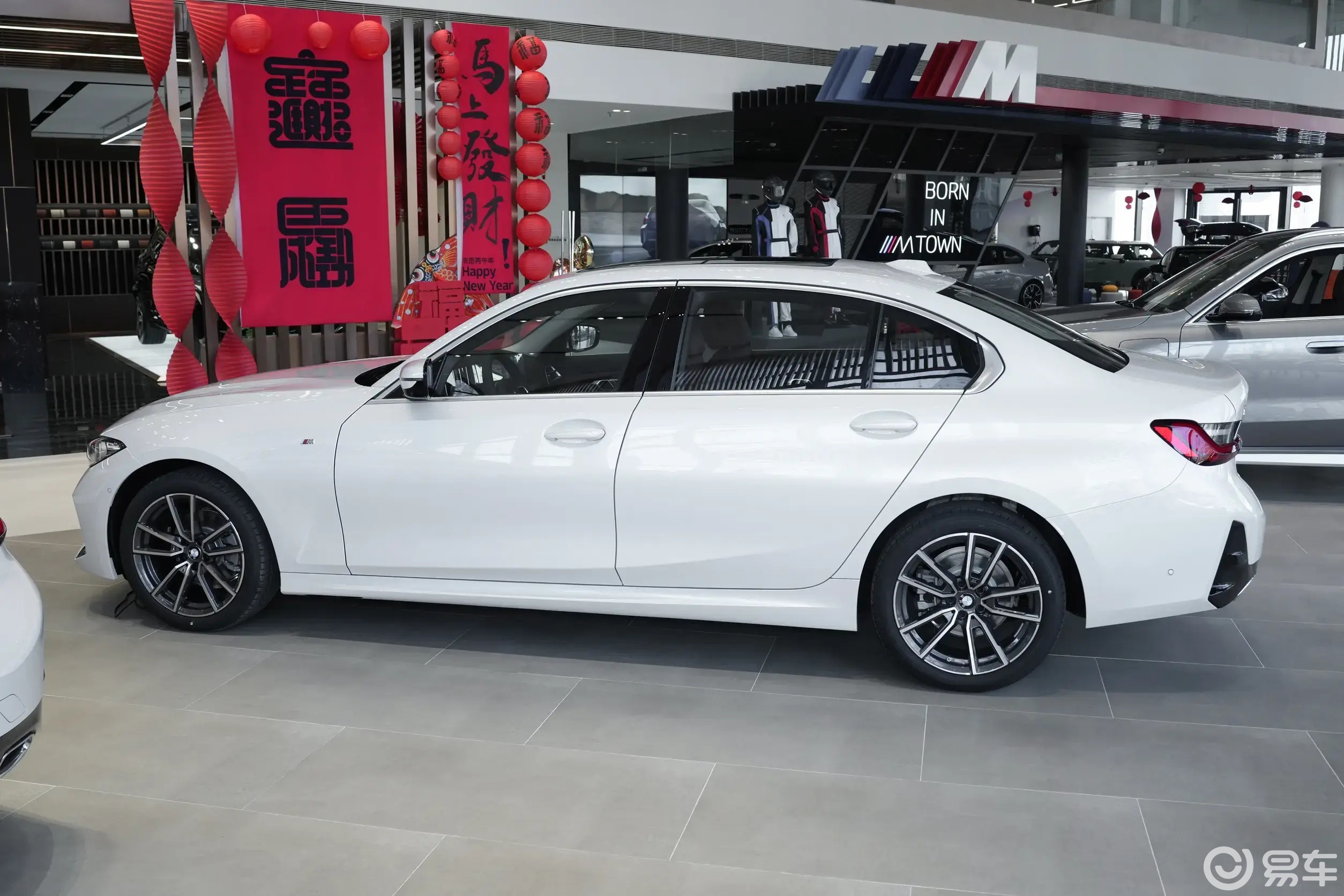 25.8万起！2026款宝马3系降价6万还增配，真急了？