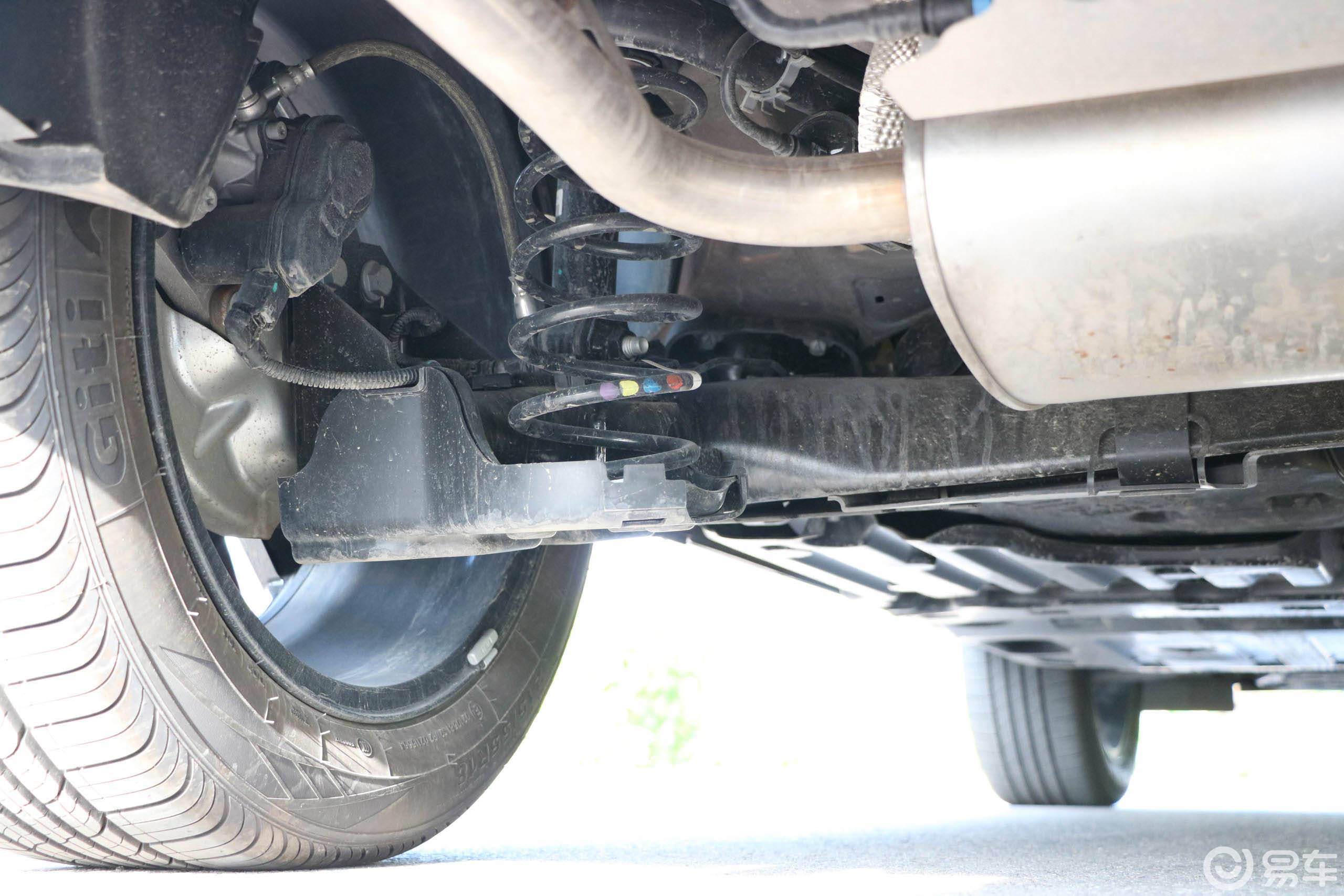 尽管动力并不够性能车级别,但标致品牌底盘调教功力毋庸置疑.