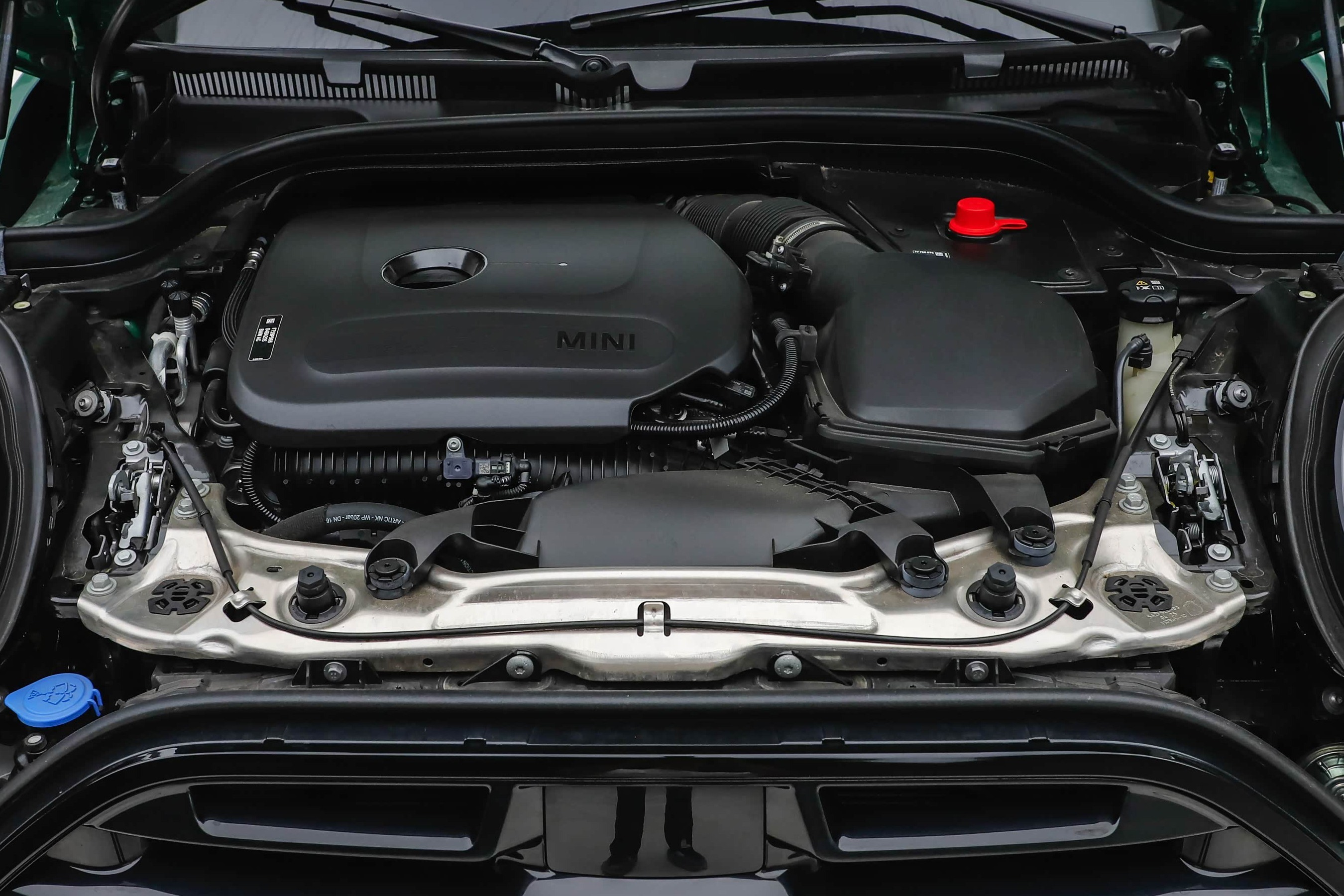 这不仅仅是一辆车，更是一种生活态度！试驾MINI JCW