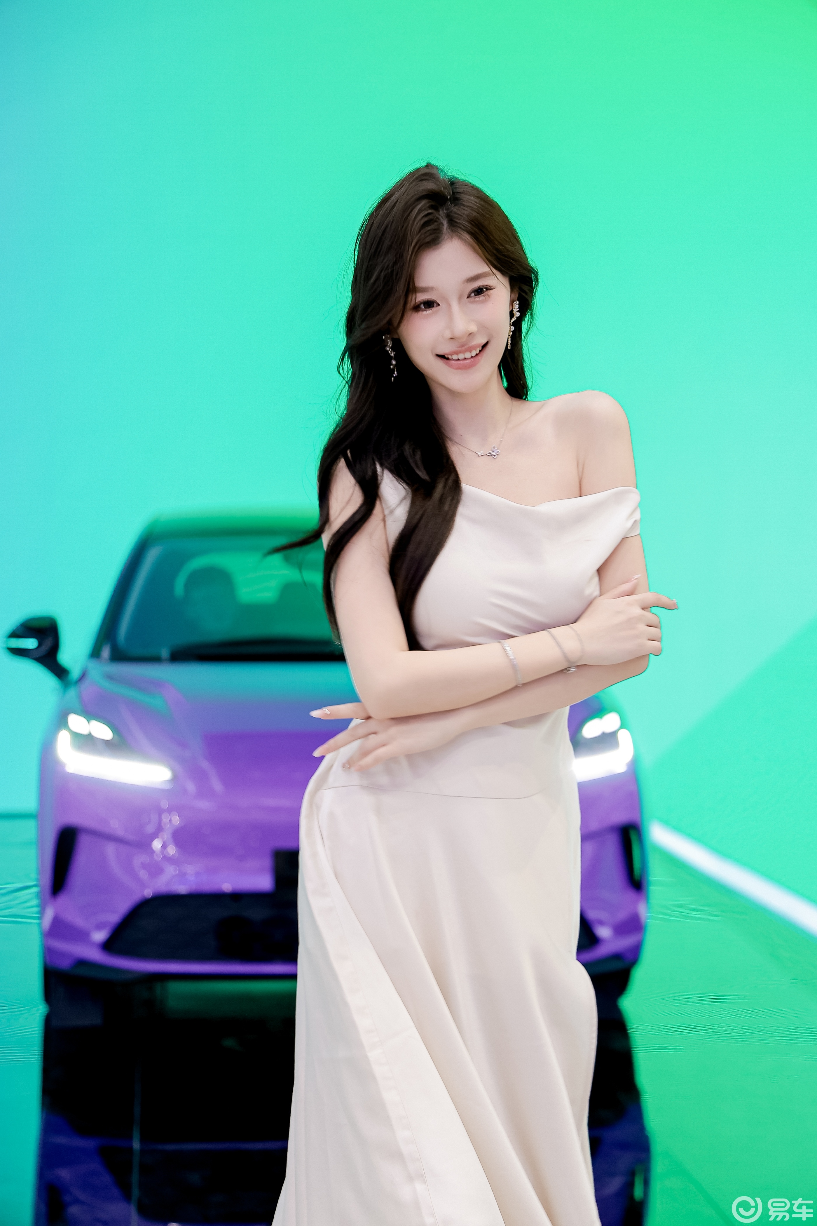 比亚迪海豚慌不慌？MG4用半固态电池+8155芯片来了