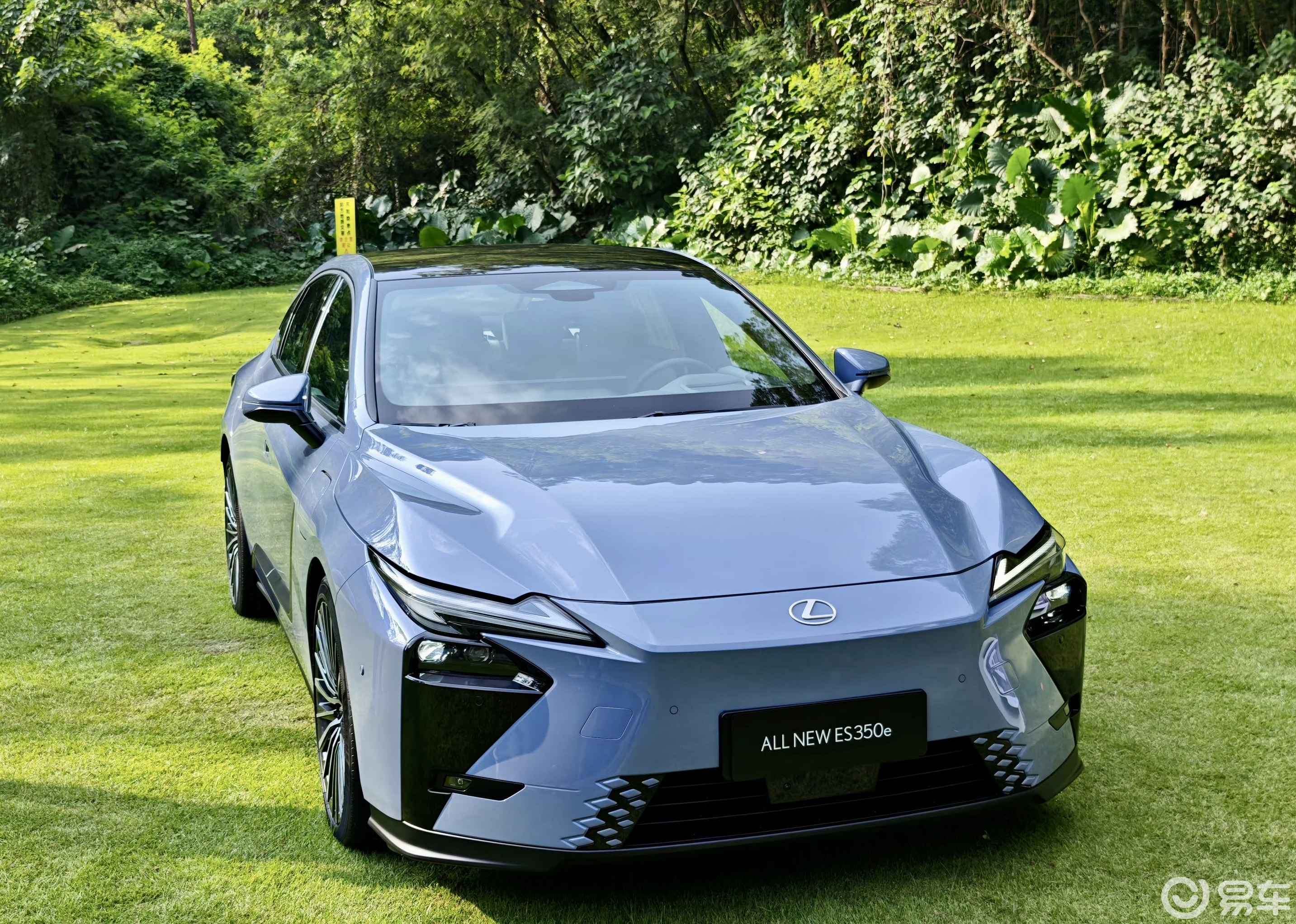 全新雷克萨斯ES:4月上市在即，混动与纯电双剑合璧