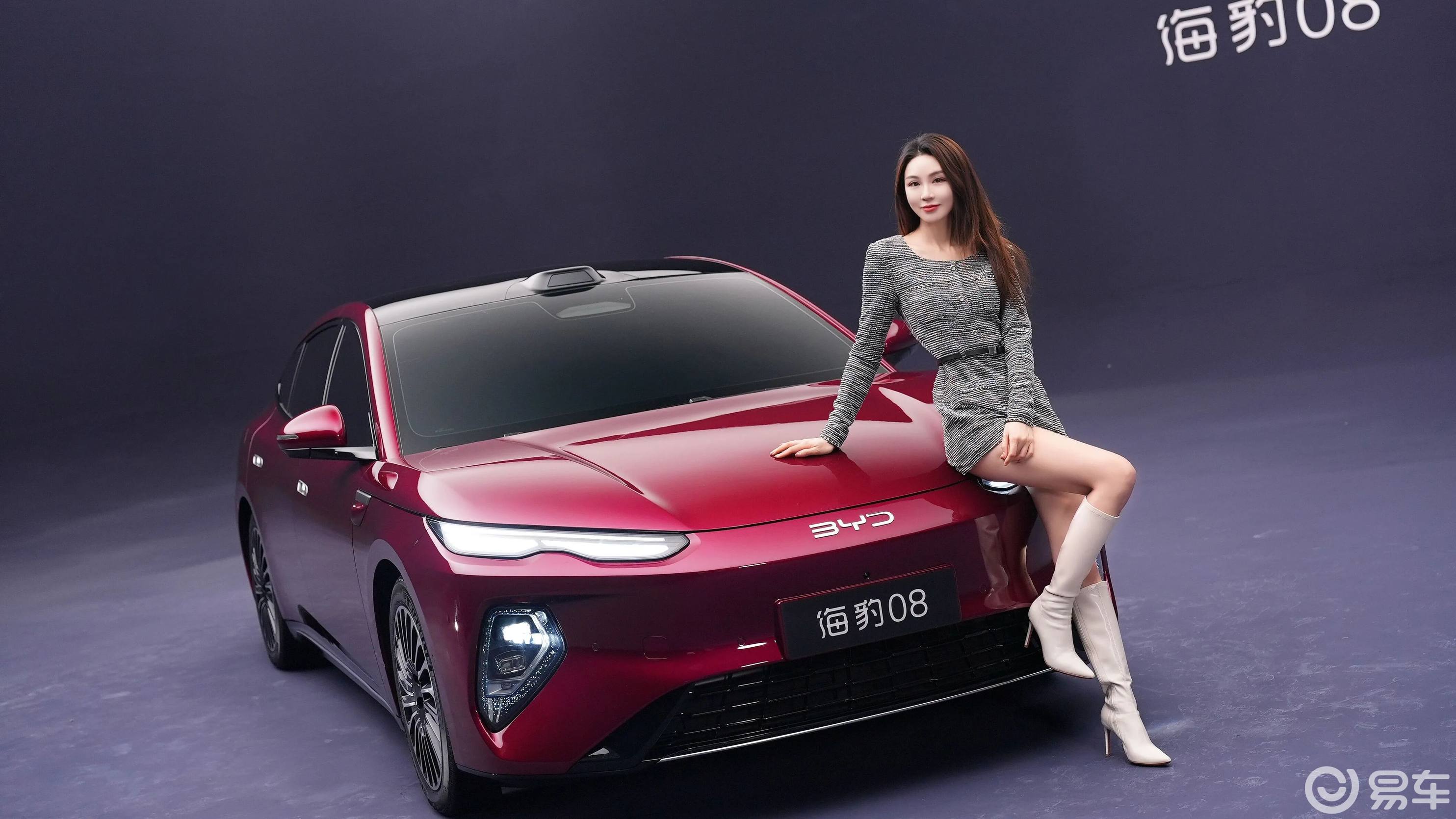 比亚迪海豹08实车：分体大灯+波浪设计，800V平台加持