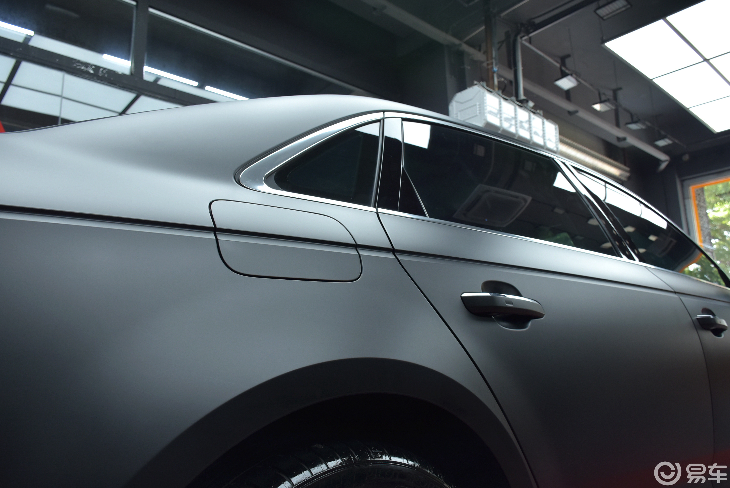 奥迪a4哑光黑菱角线条分明更具张力沉稳低调内敛有内涵