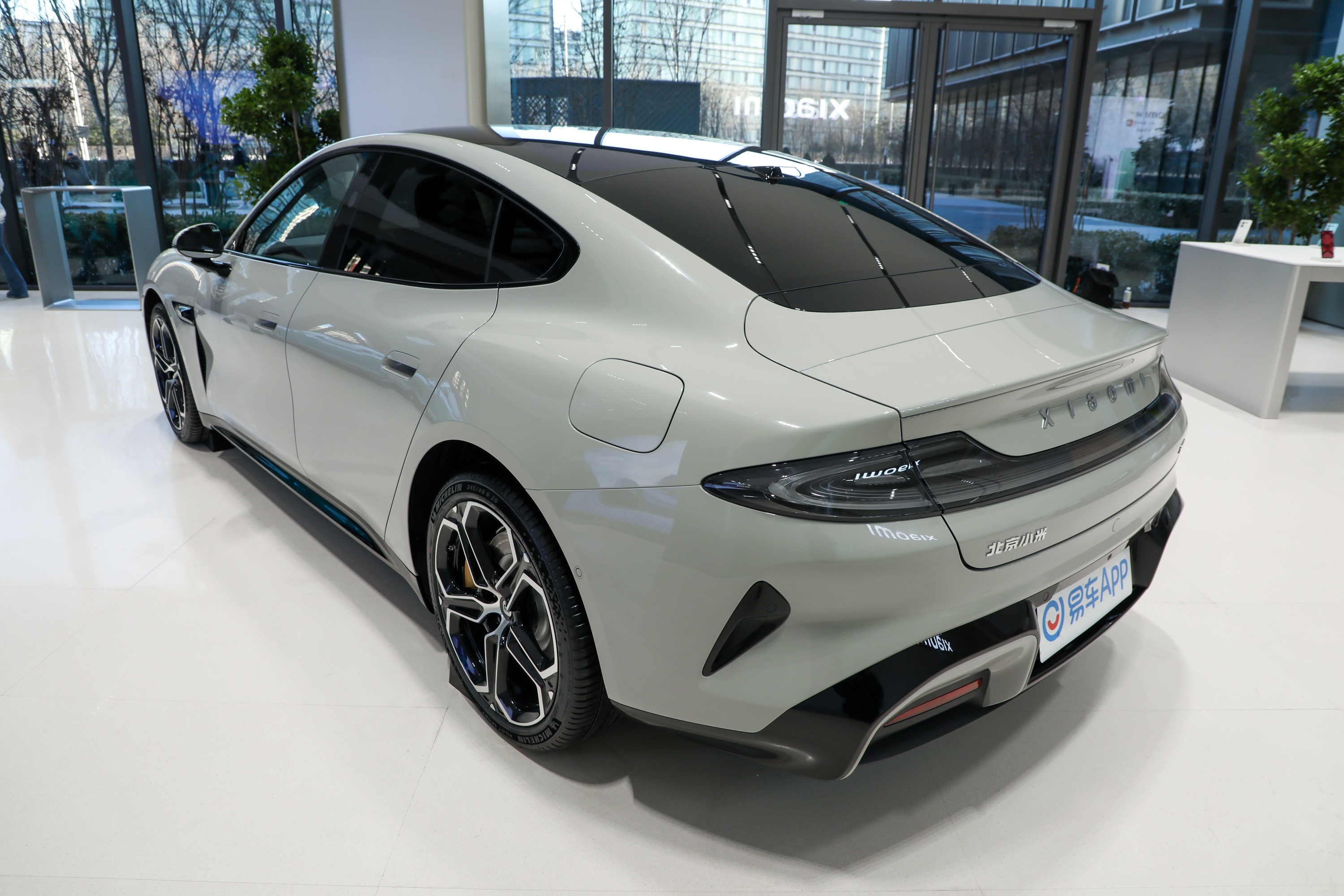 小米su7性能-方向盘-金属漆-易车