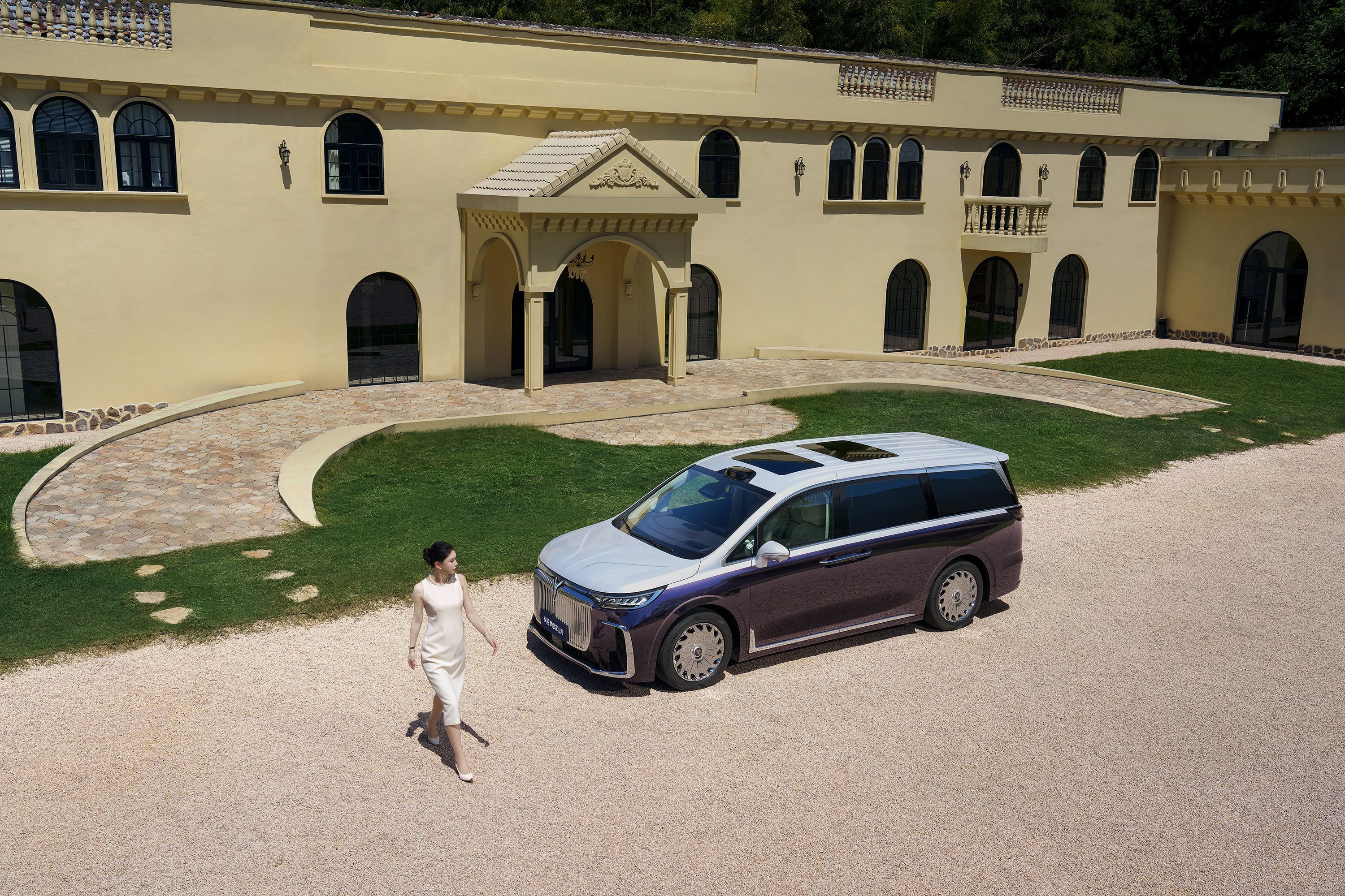 岚图梦想家山河旗舰四座MPV广州车展正式上市!