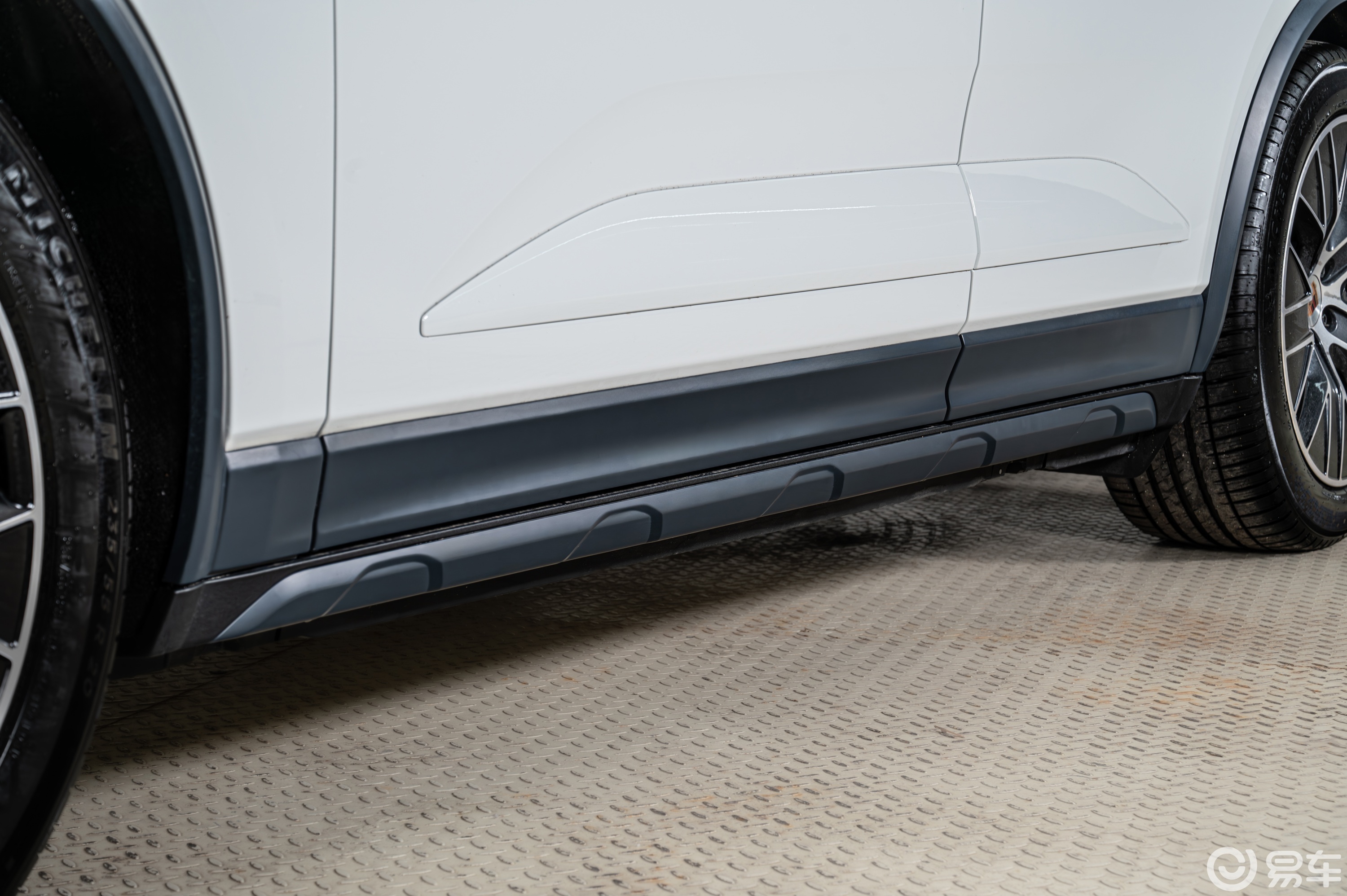 探索适用于保时捷MACAN 4 越野套件魅力!