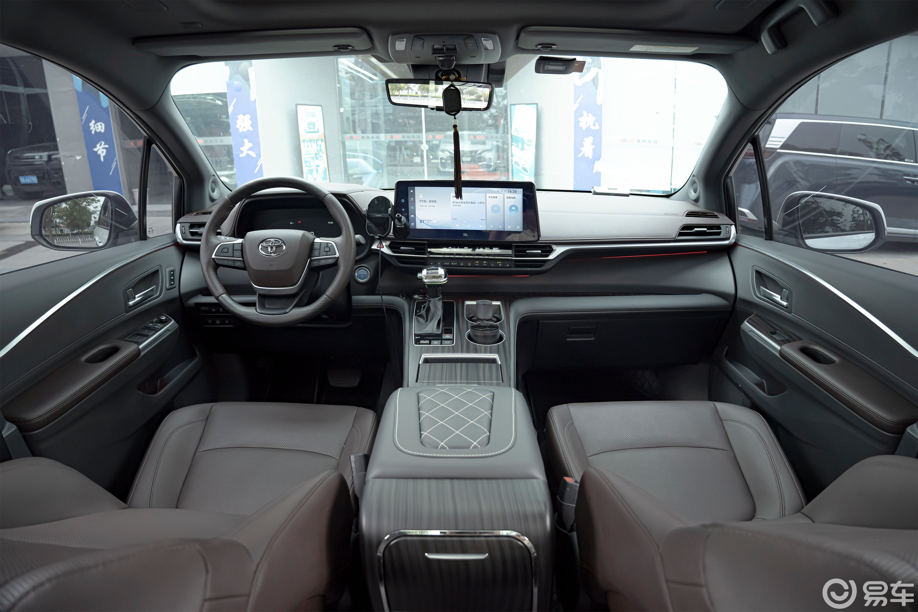 丰田赛那改装：重新定义 MPV 豪华出行体验