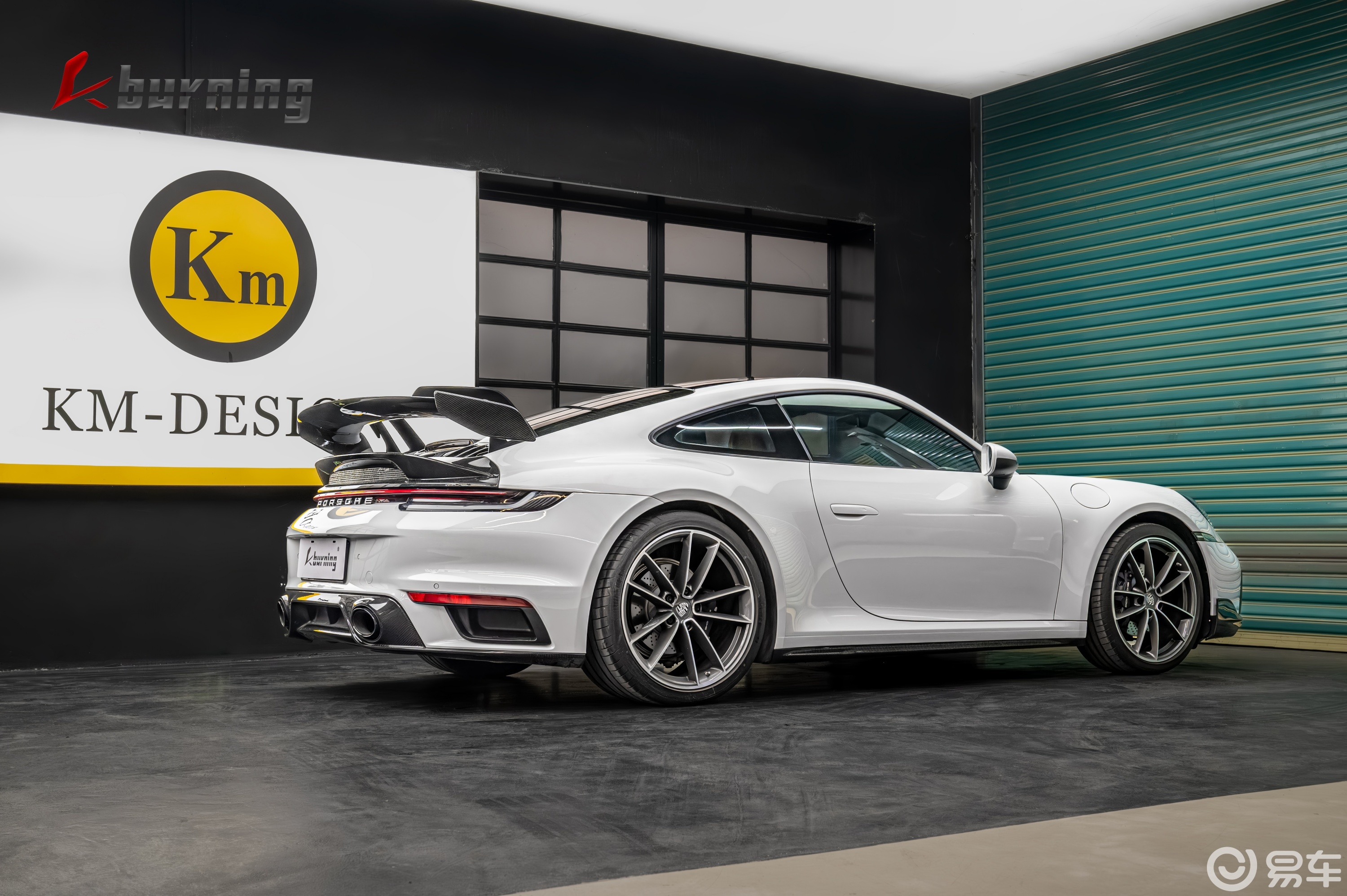 保时捷911 GT3碳纤维尾翼俘获车迷的目光