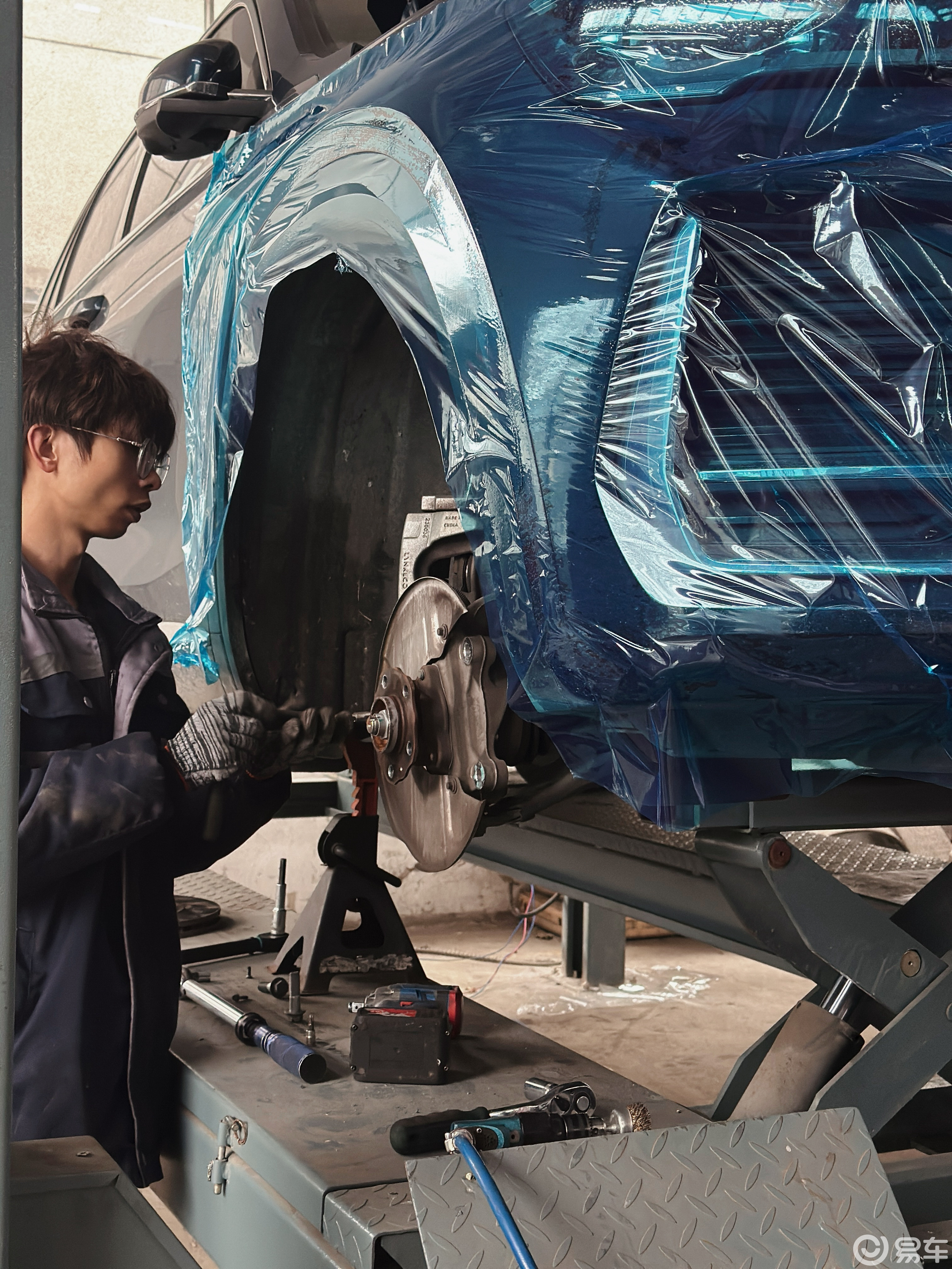 吉利星越L改装MUC前轮M10十活塞刹车卡钳套装