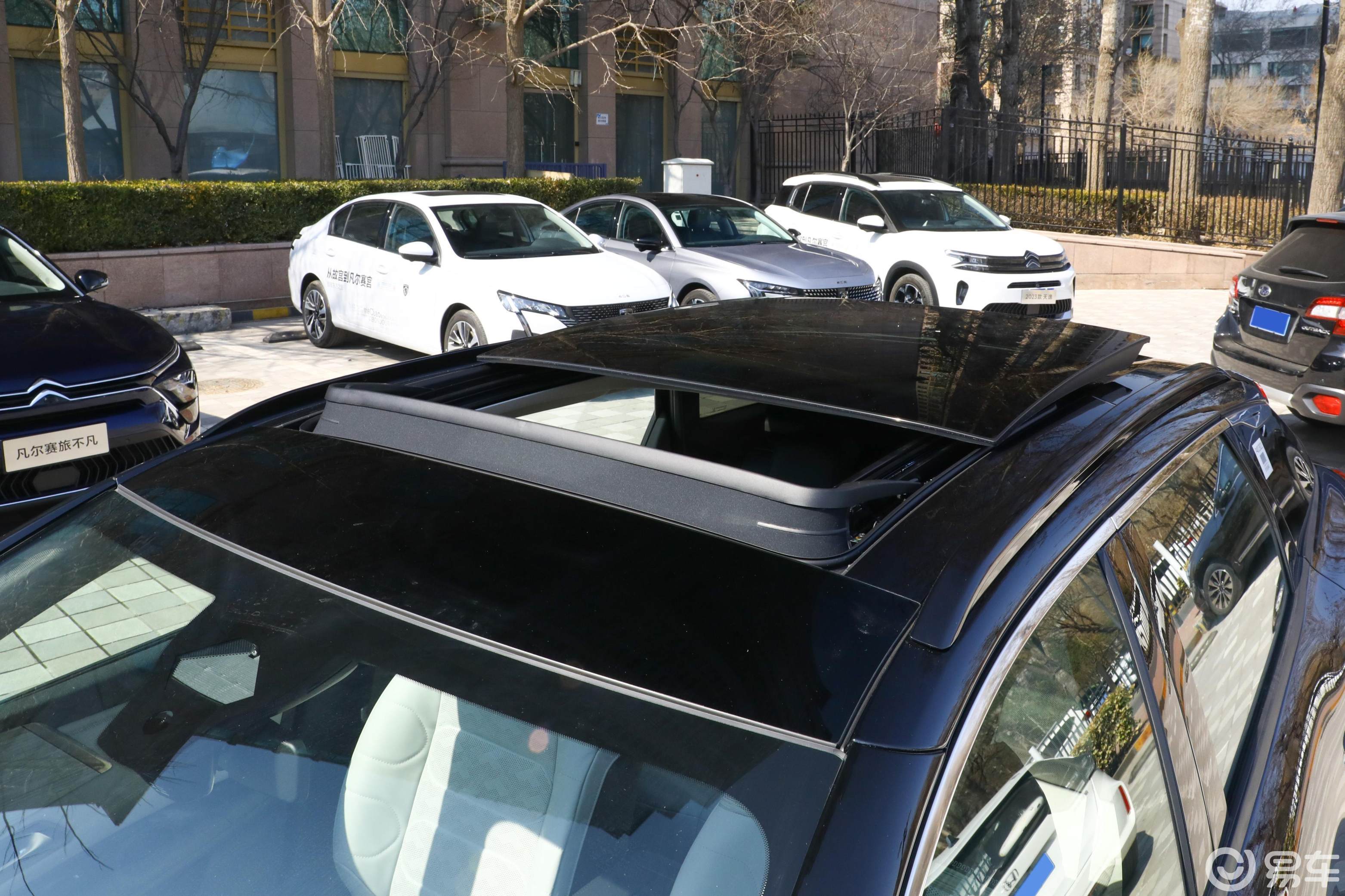 凡尔赛c5 x新款主要对车机系统进行了升级_易车