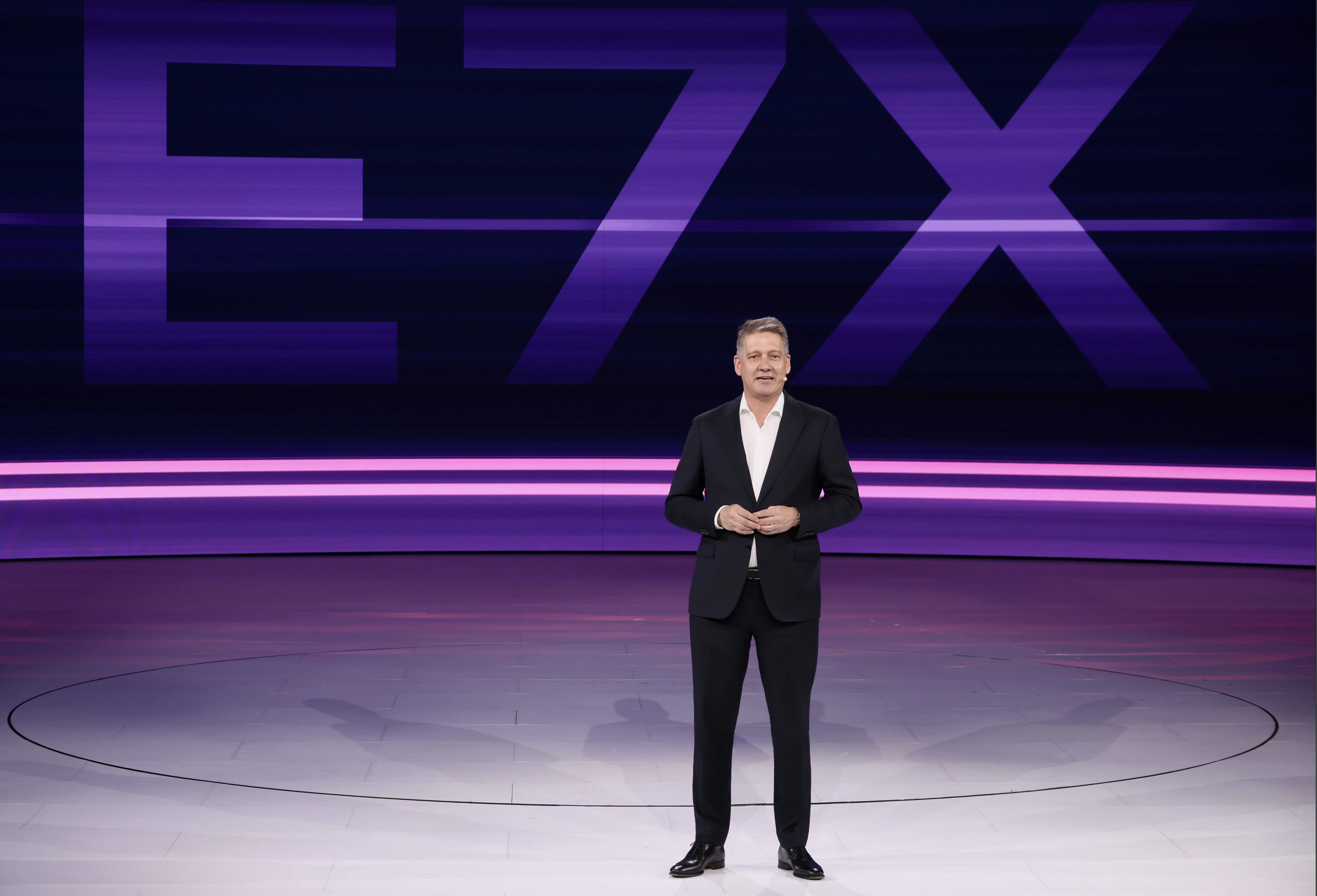 从愿景到新境AUDI品牌正式发布首款纯电SUV奥迪E7X