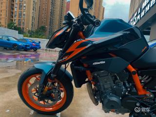 波波车视界12022-08-08如果你有30万,你会选择奔驰c300,宝马330,奥迪