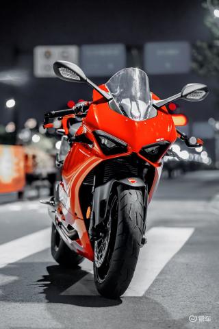 杜卡迪v2 帅炸.这次拍的这组杜卡迪v2,质感拉满!