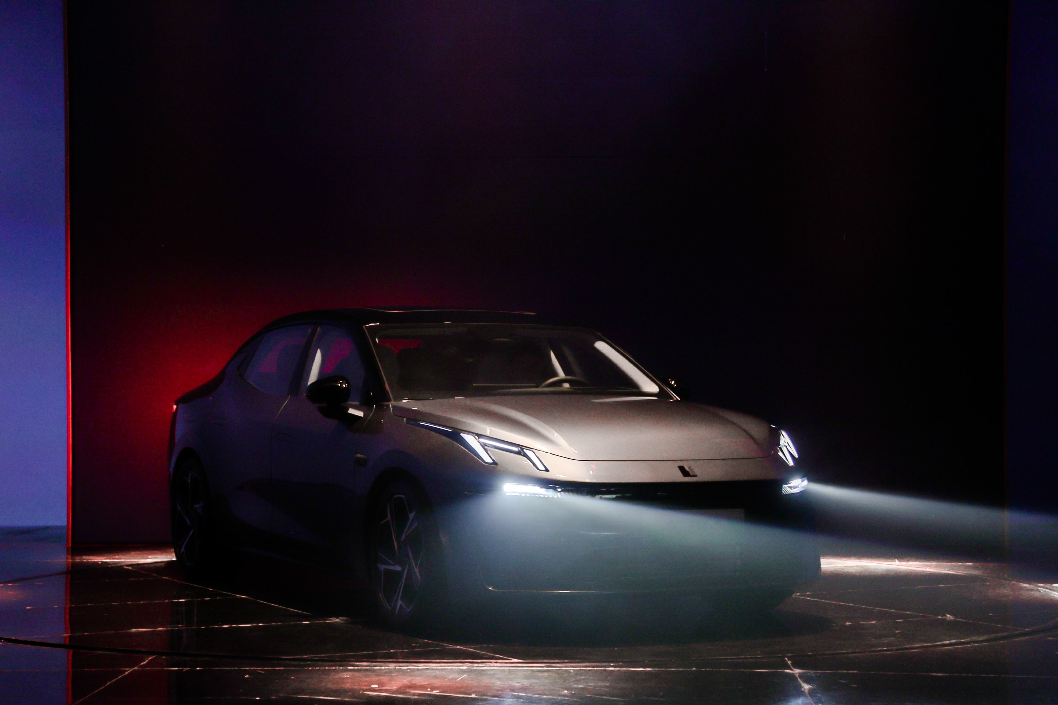 领克07尾灯_车门