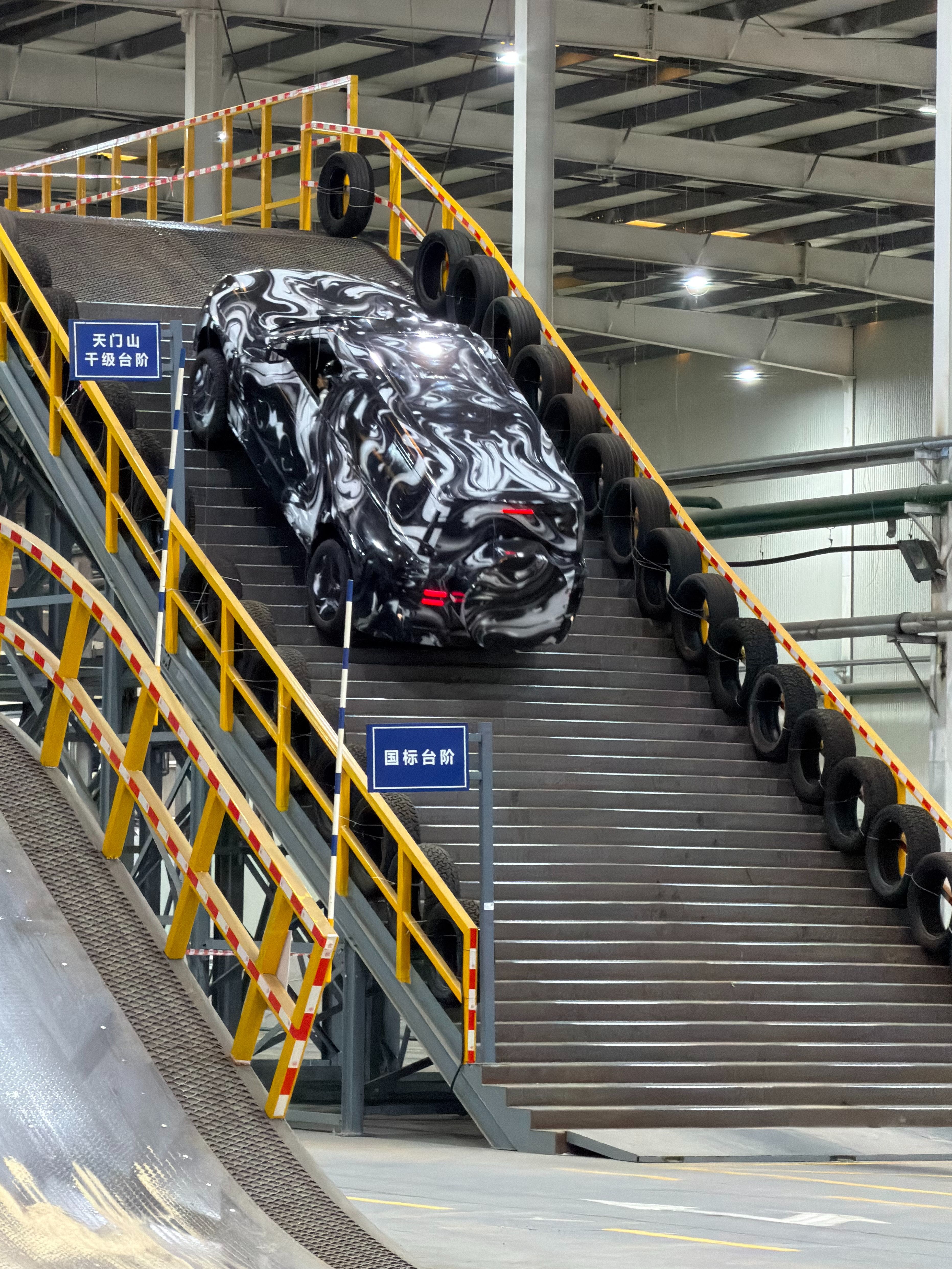 不搞花活！比亚迪复刻天梯千测，新款仰望U8准备炸场？